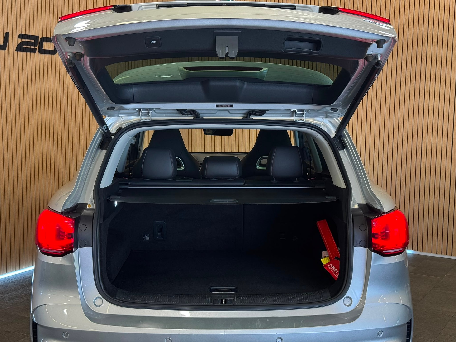MG HS DTC Luxury-image-6