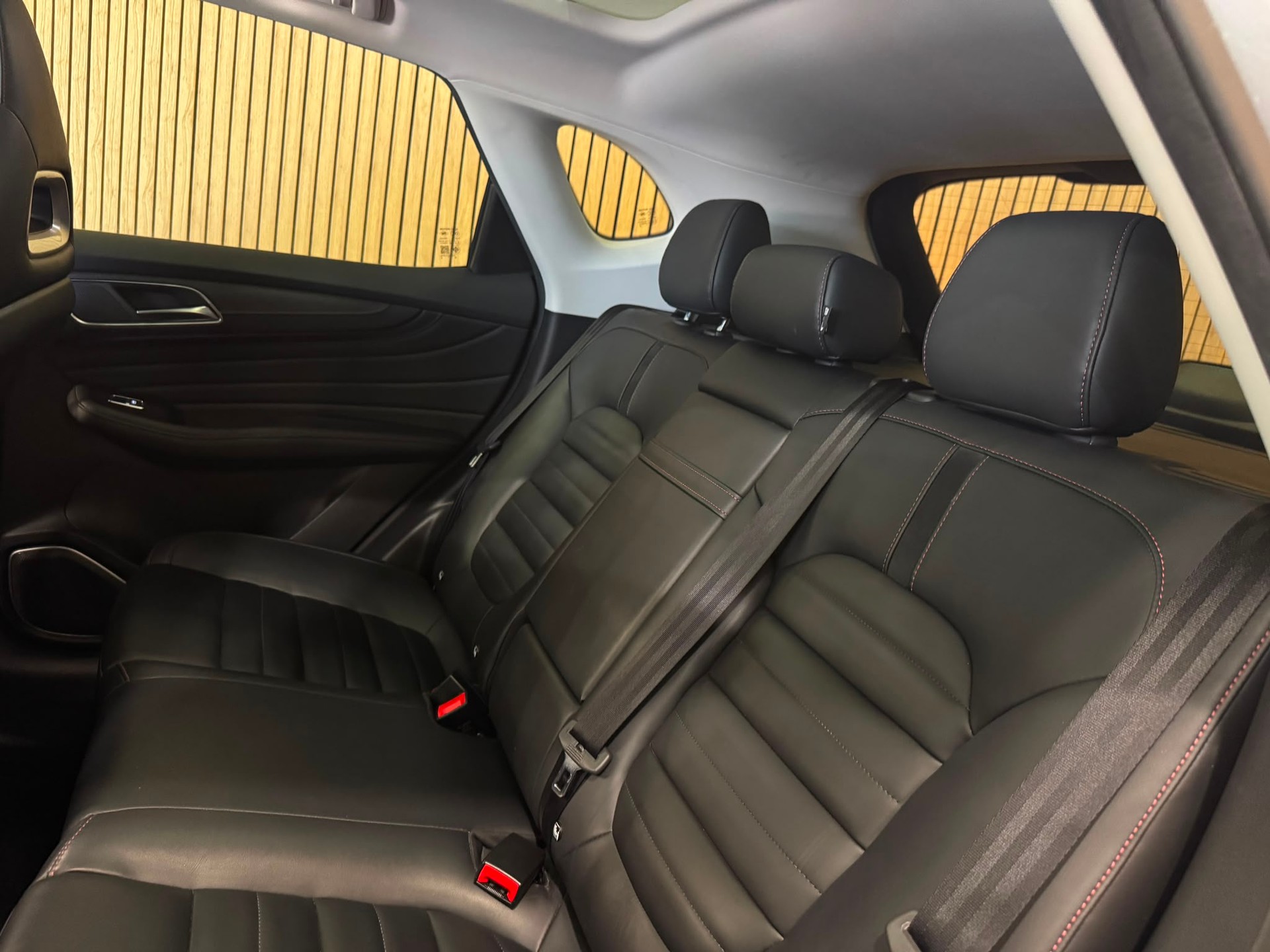MG HS DTC Luxury-image-22