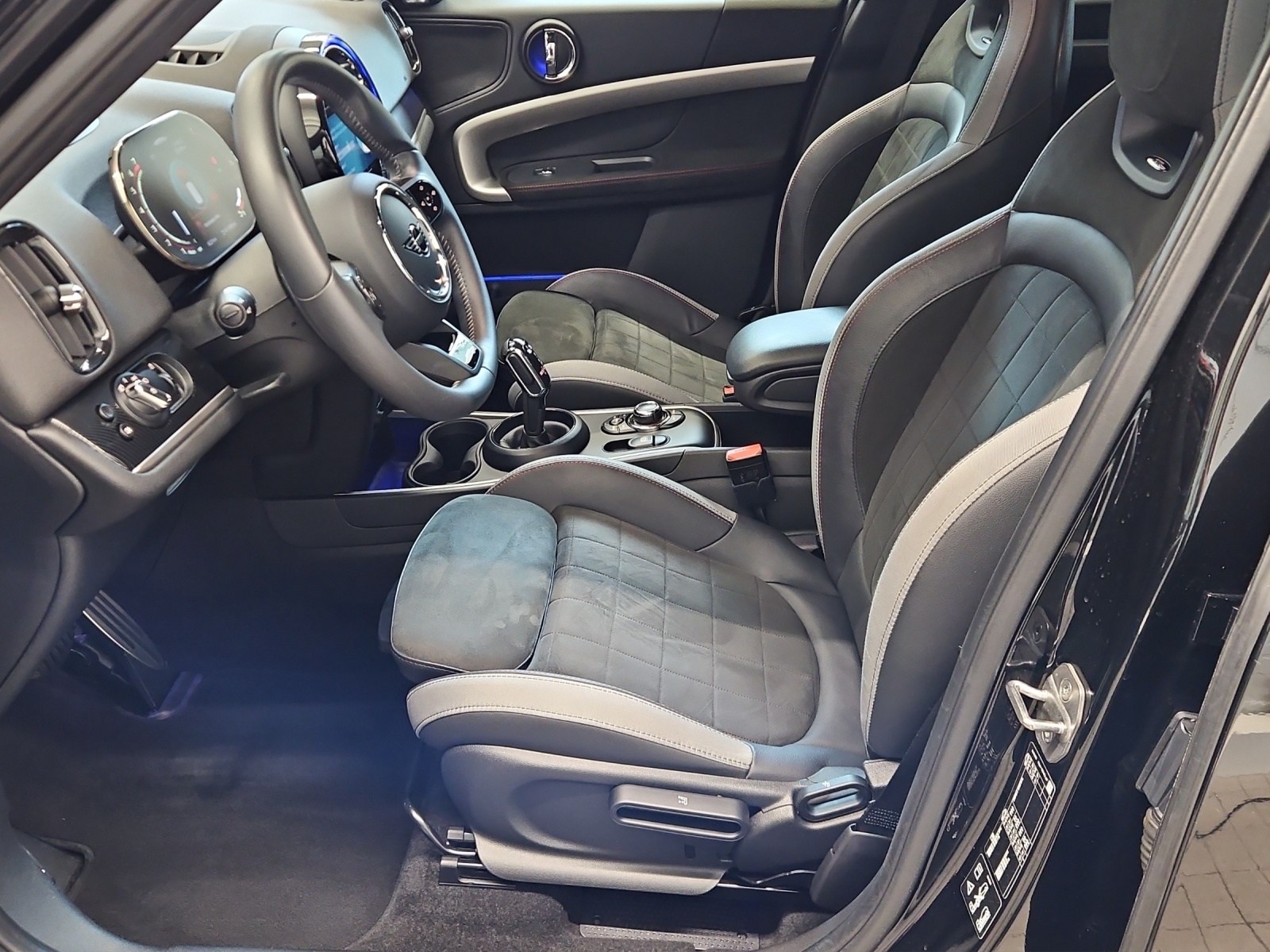 MINI Countryman John Cooper Works ALL4-image-9
