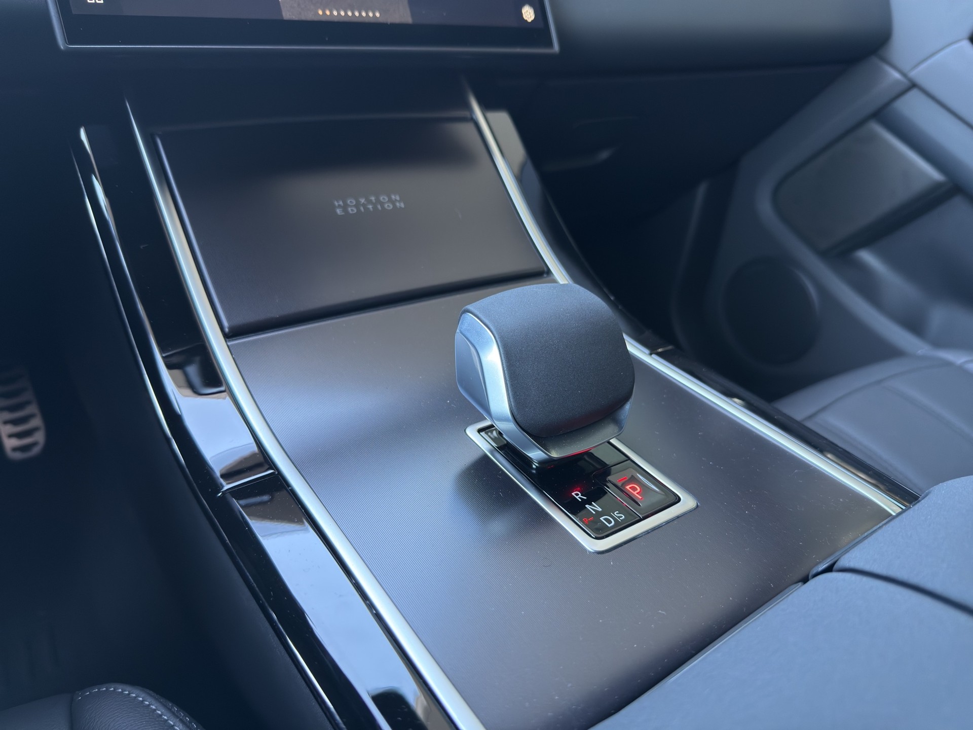 LAND ROVER Range Rover Evoque P 270e Hoxton Edition AT9-image-12