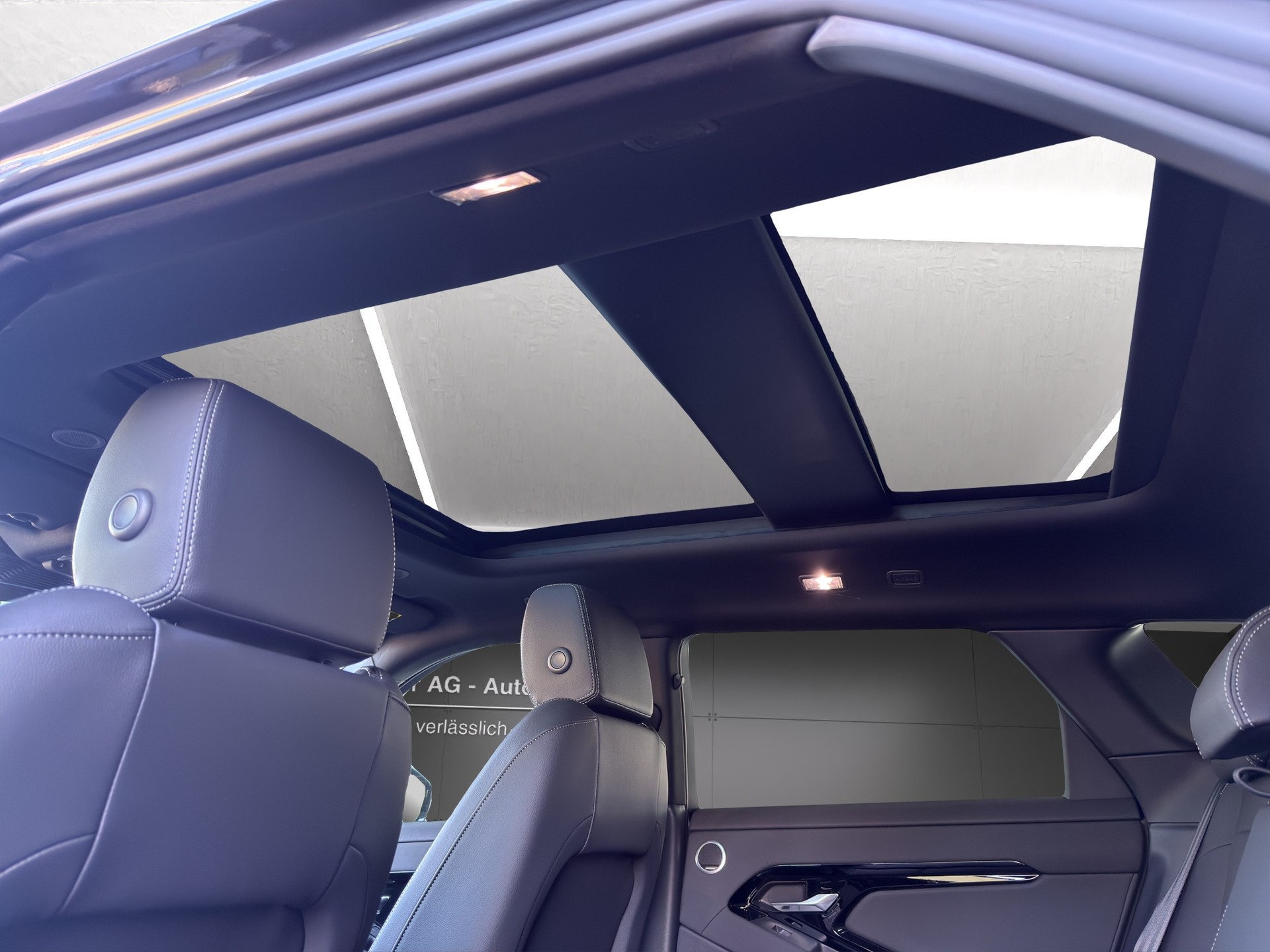 LAND ROVER Range Rover Evoque P 270e Hoxton Edition AT9-image-7