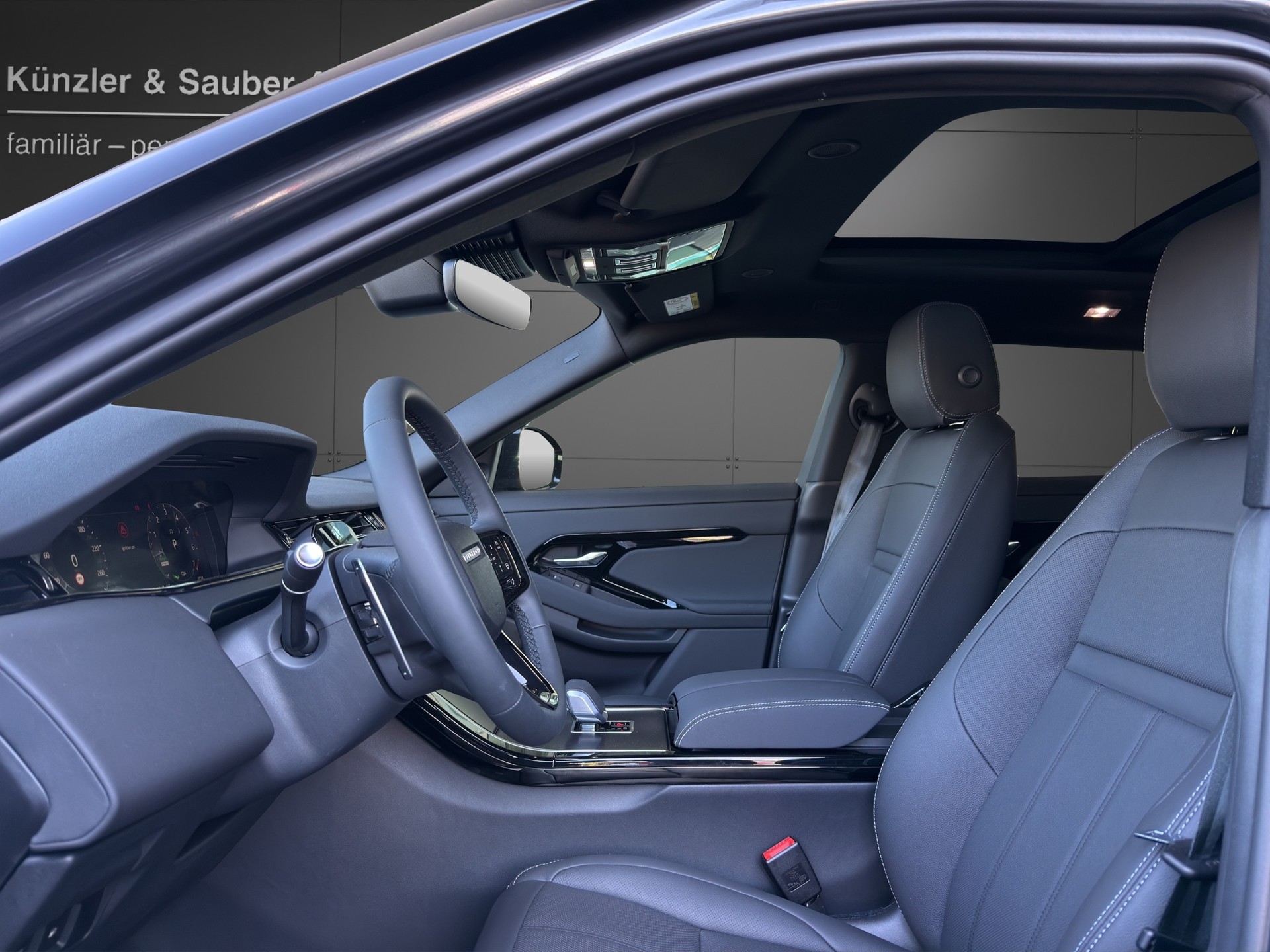 LAND ROVER Range Rover Evoque P 270e Hoxton Edition AT9-image-5