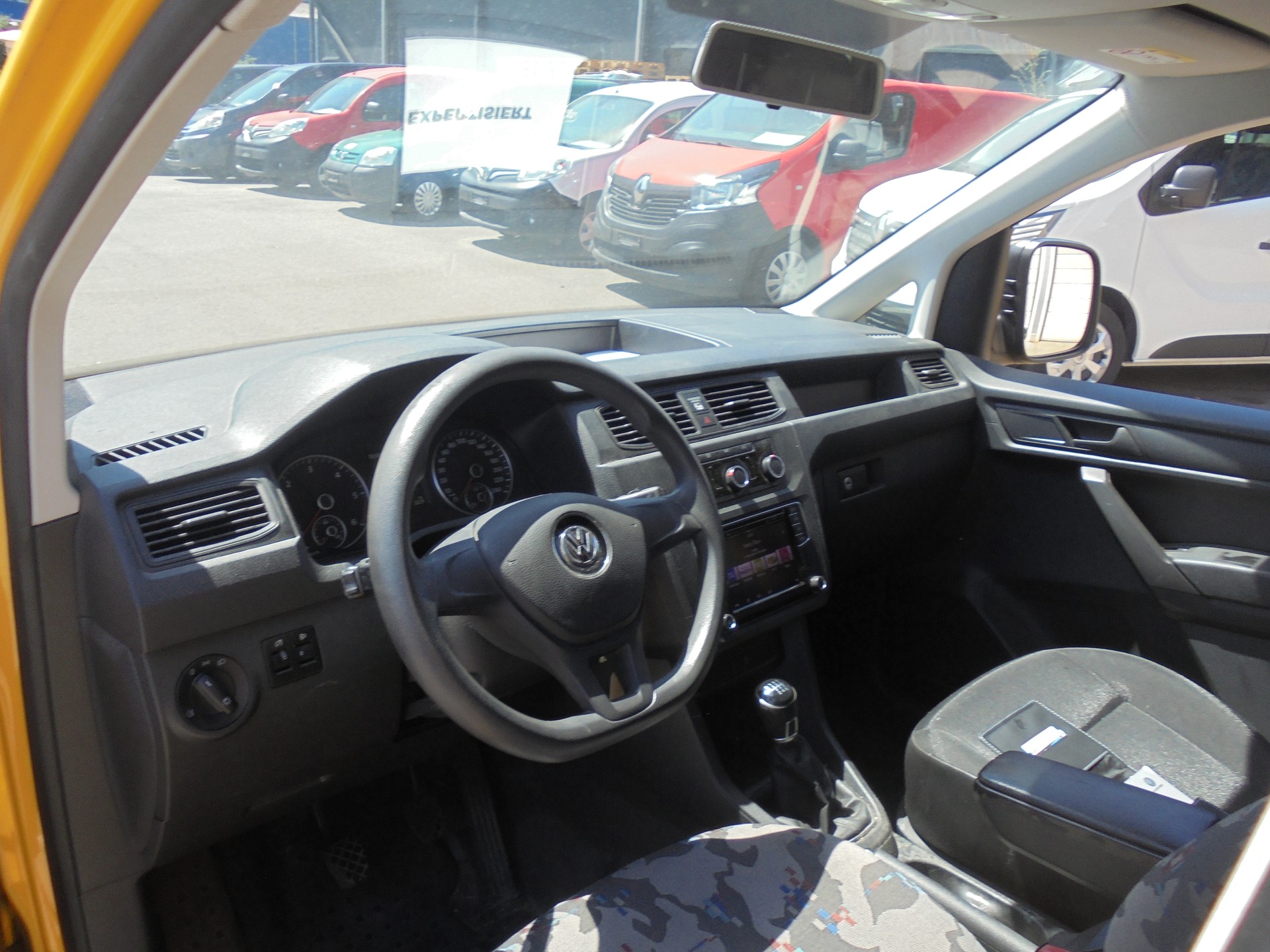 VW Caddy Maxi 2.0TDI 4Motion BlueMotion Technology-image-10
