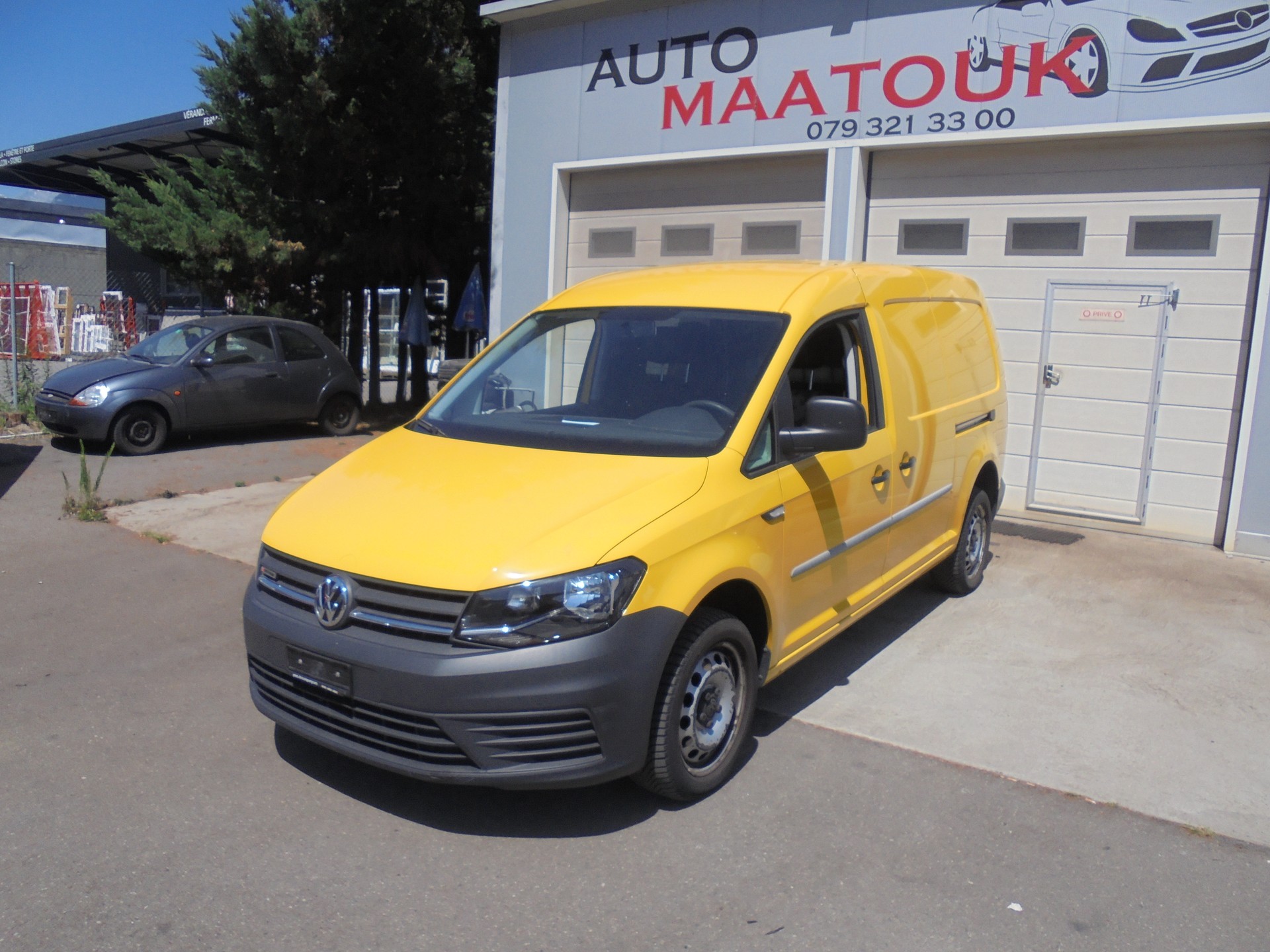 VW Caddy Maxi 2.0TDI 4Motion BlueMotion Technology-image-2
