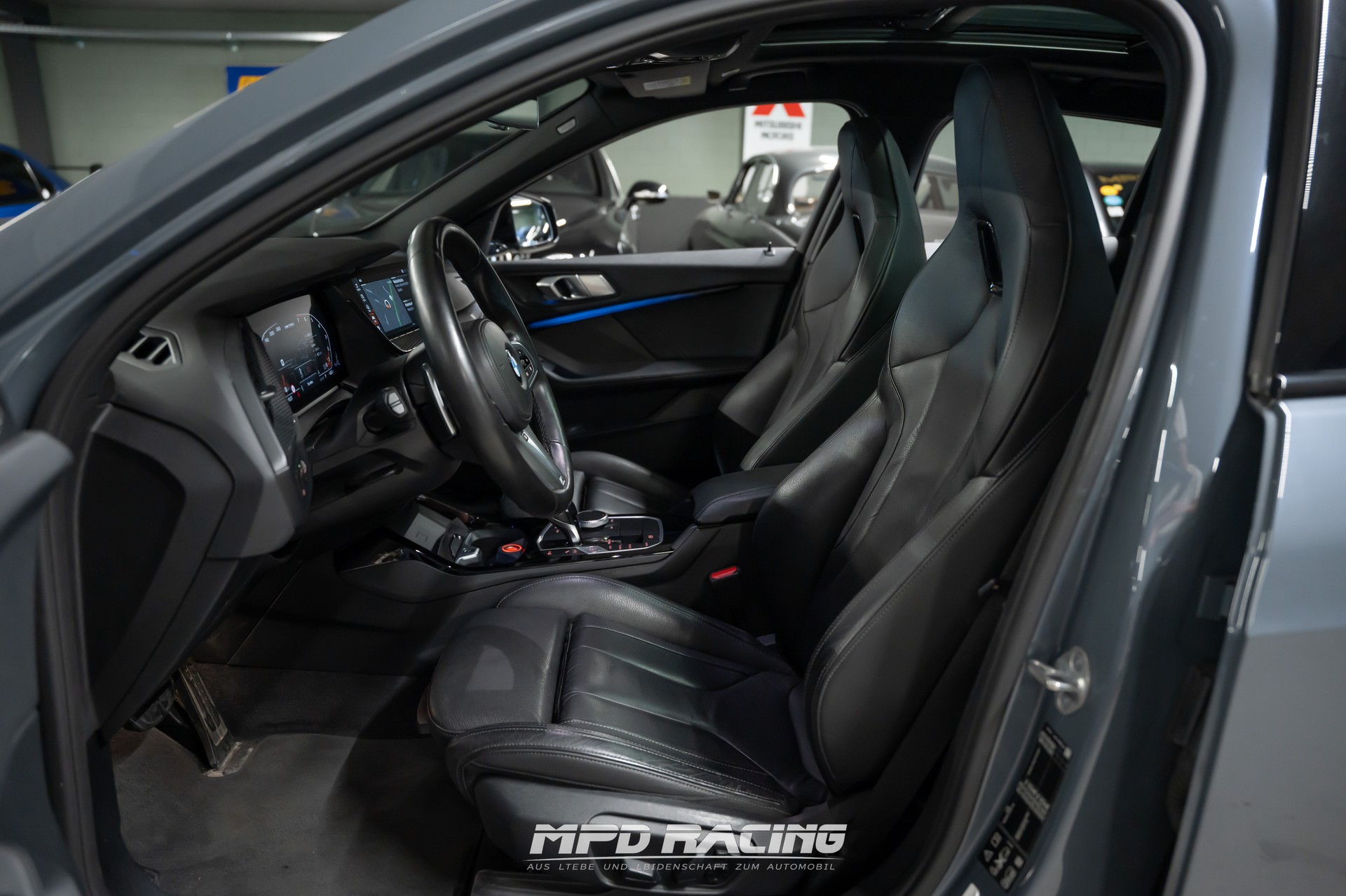 BMW M135i xDrive Steptronic-image-12