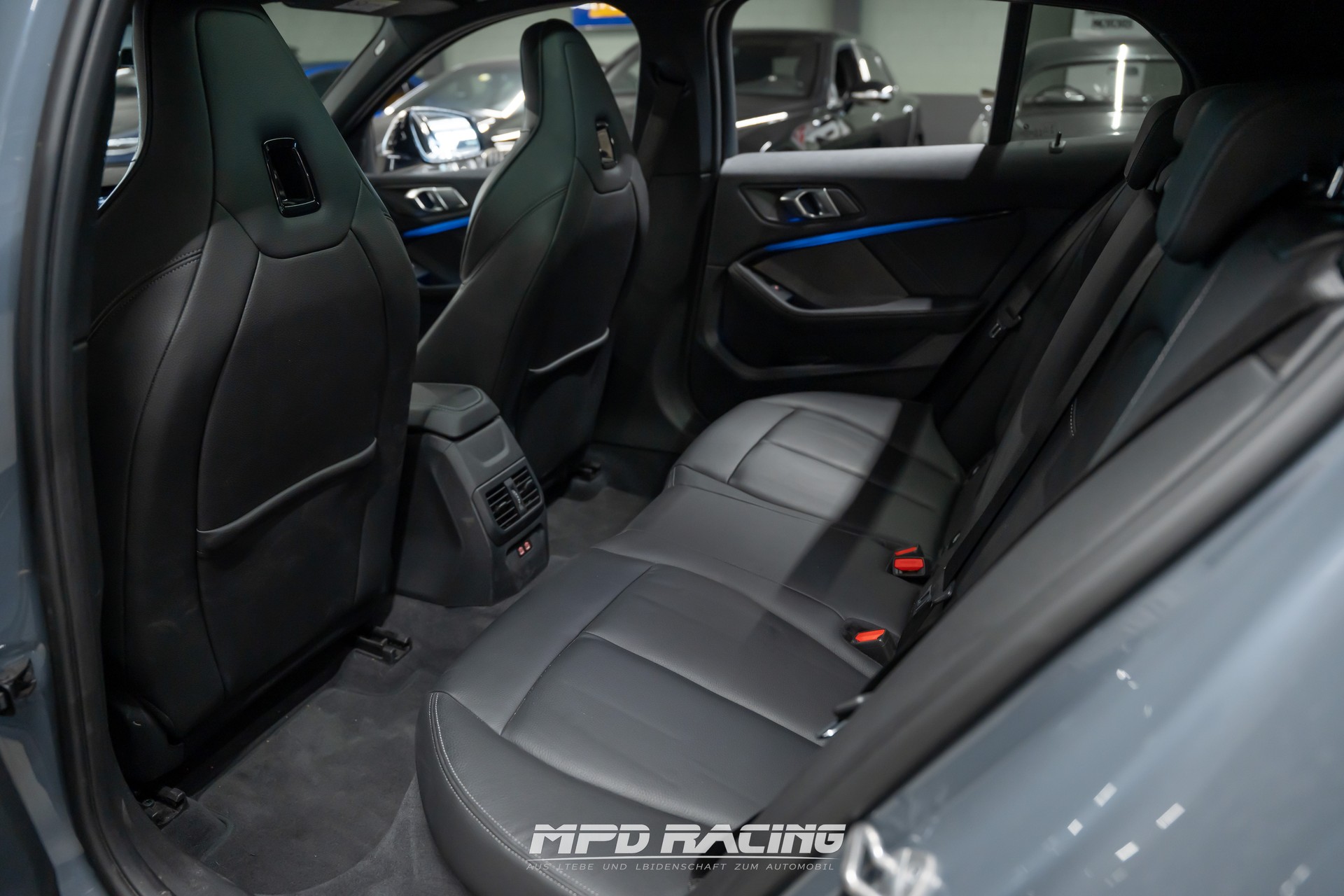 BMW M135i xDrive Steptronic-image-14