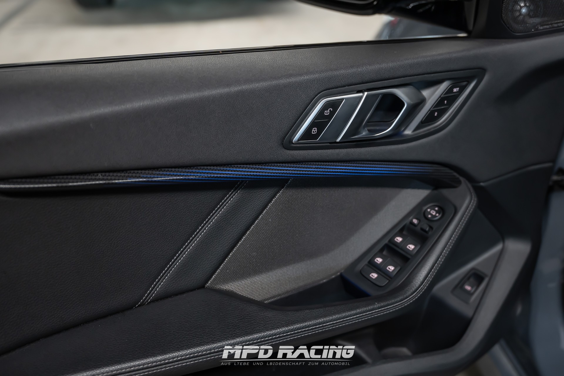 BMW M135i xDrive Steptronic-image-18