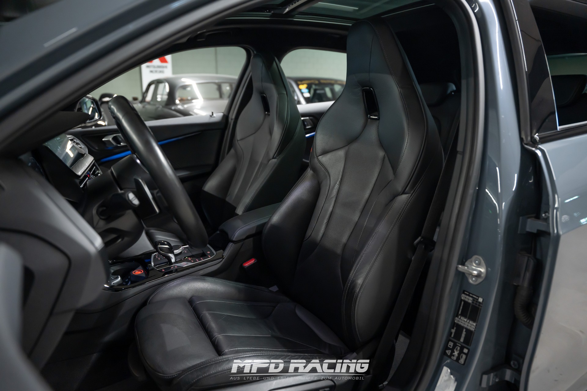 BMW M135i xDrive Steptronic-image-13