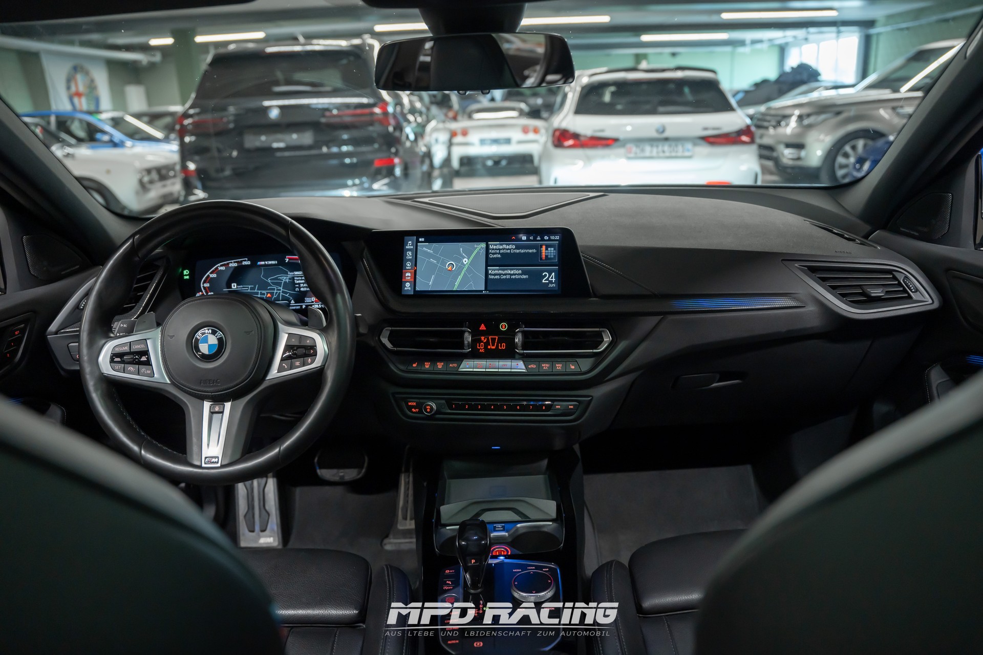 BMW M135i xDrive Steptronic-image-15