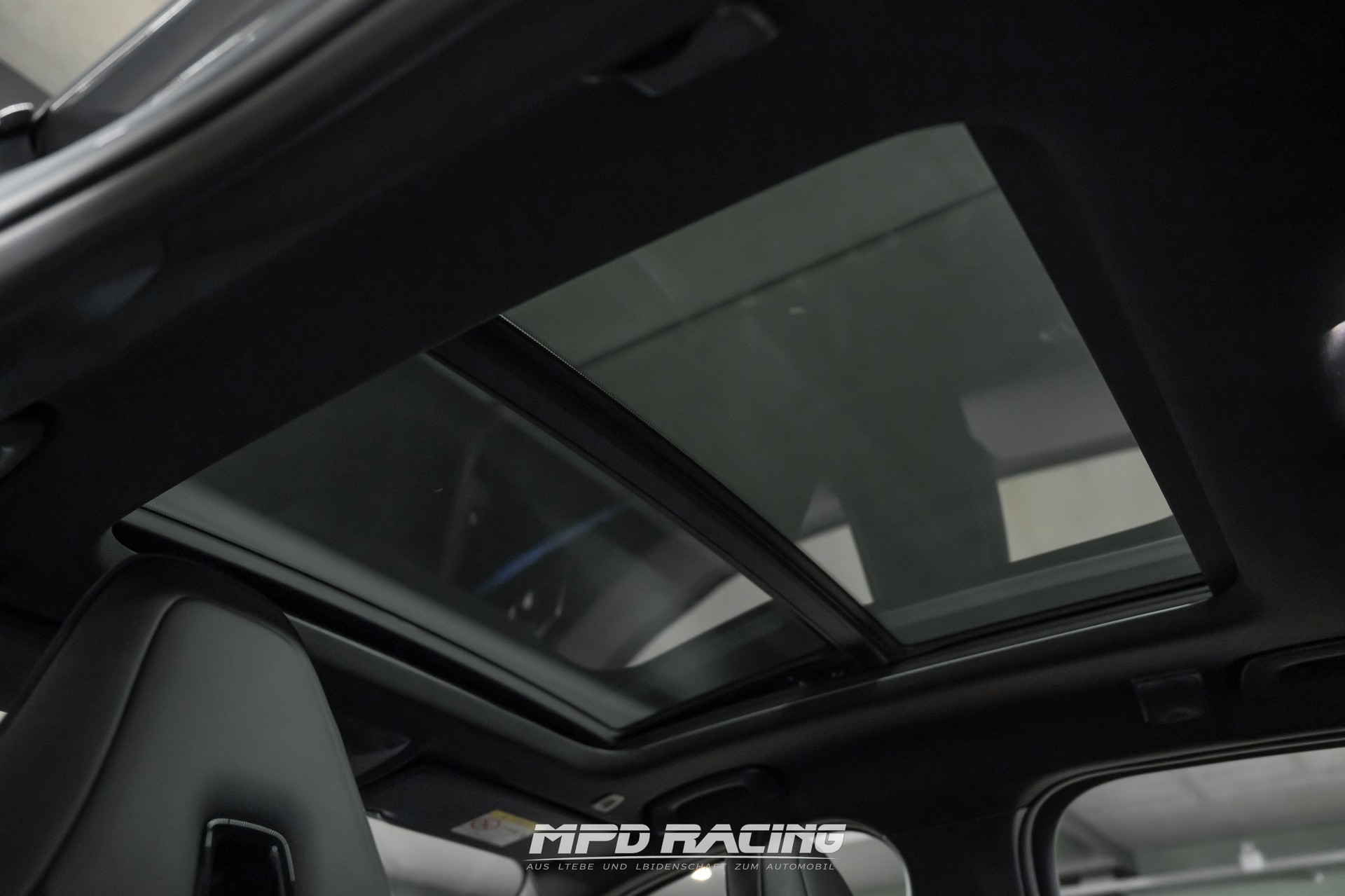 BMW M135i xDrive Steptronic-image-17