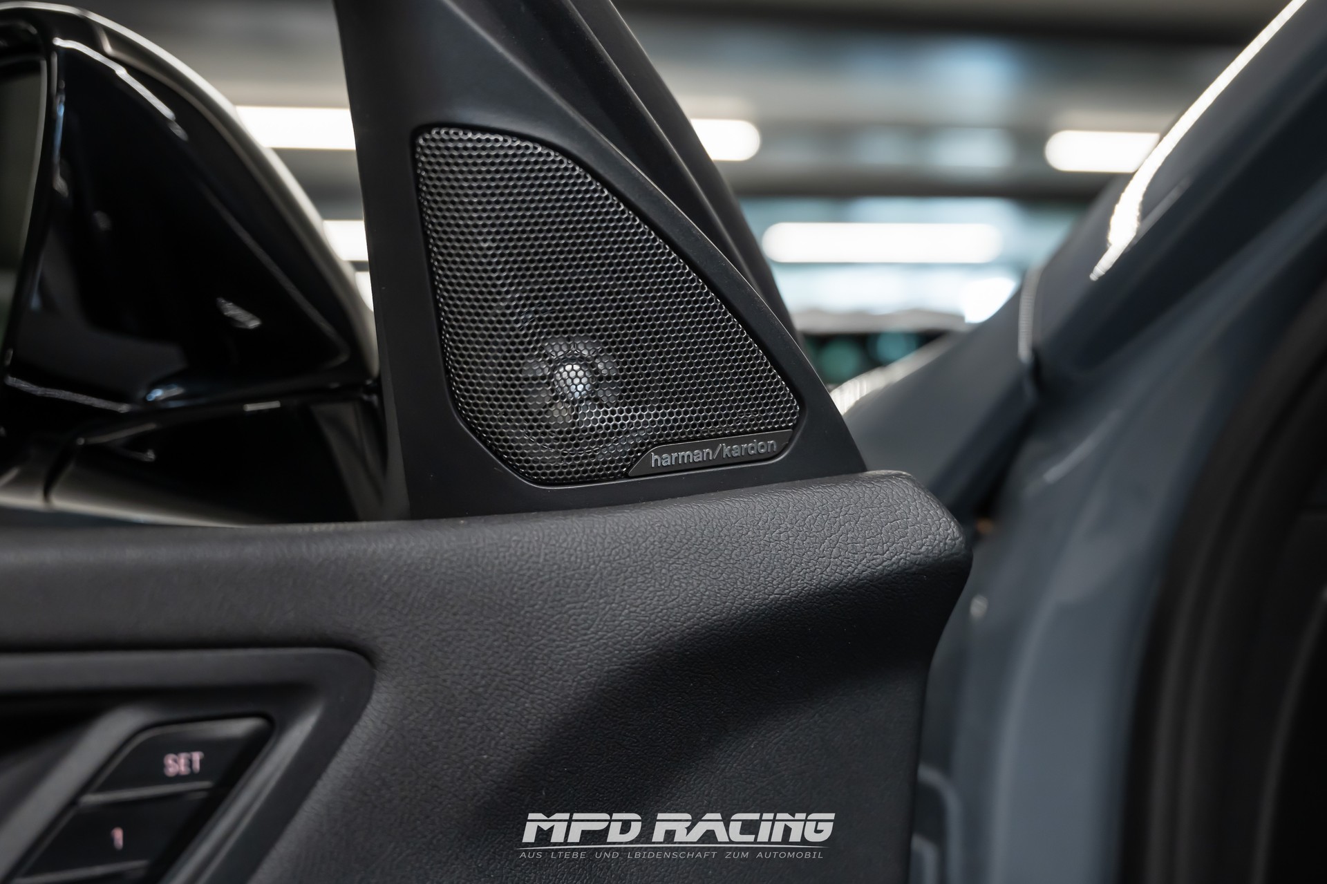 BMW M135i xDrive Steptronic-image-19