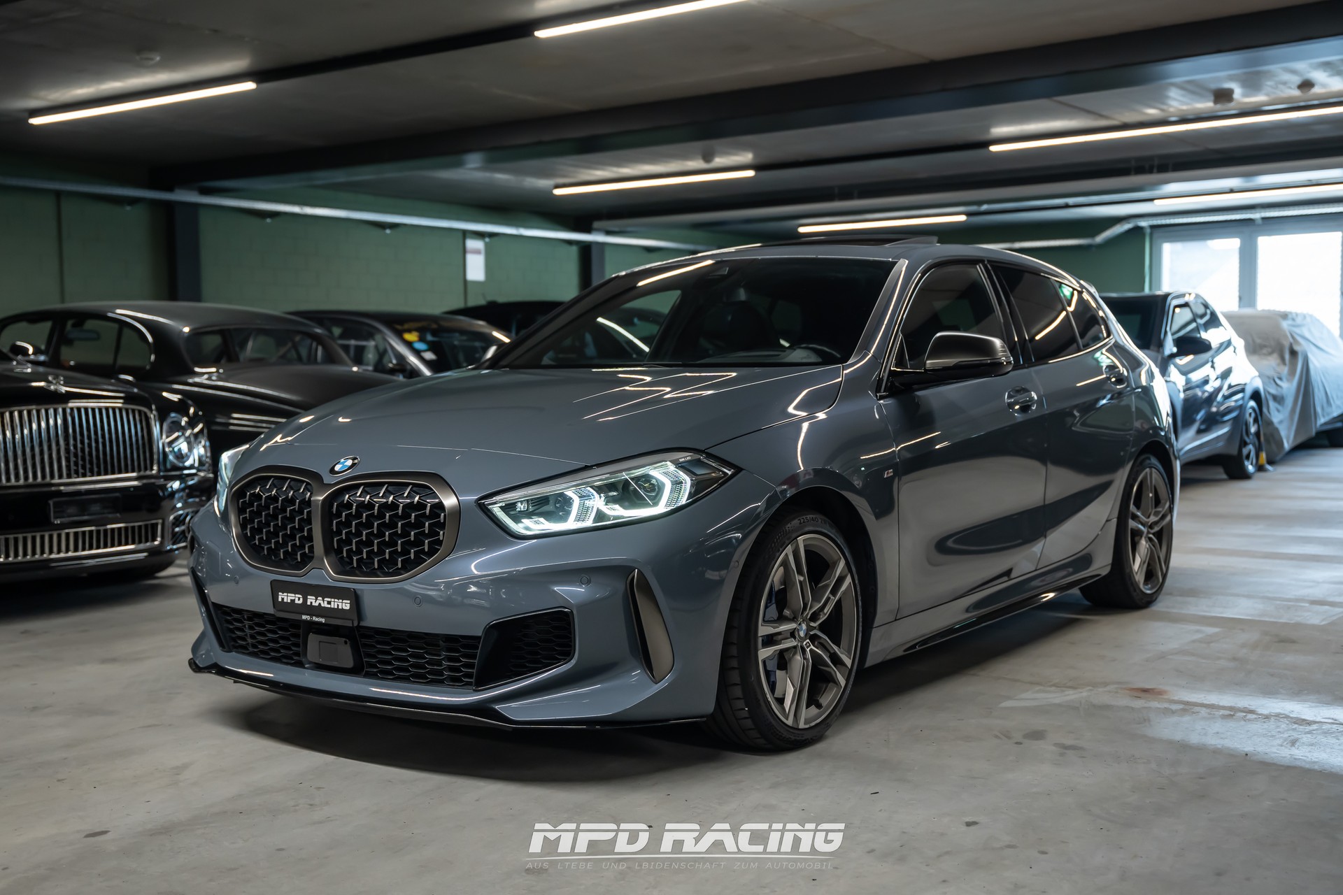 BMW M135i xDrive Steptronic-image-0