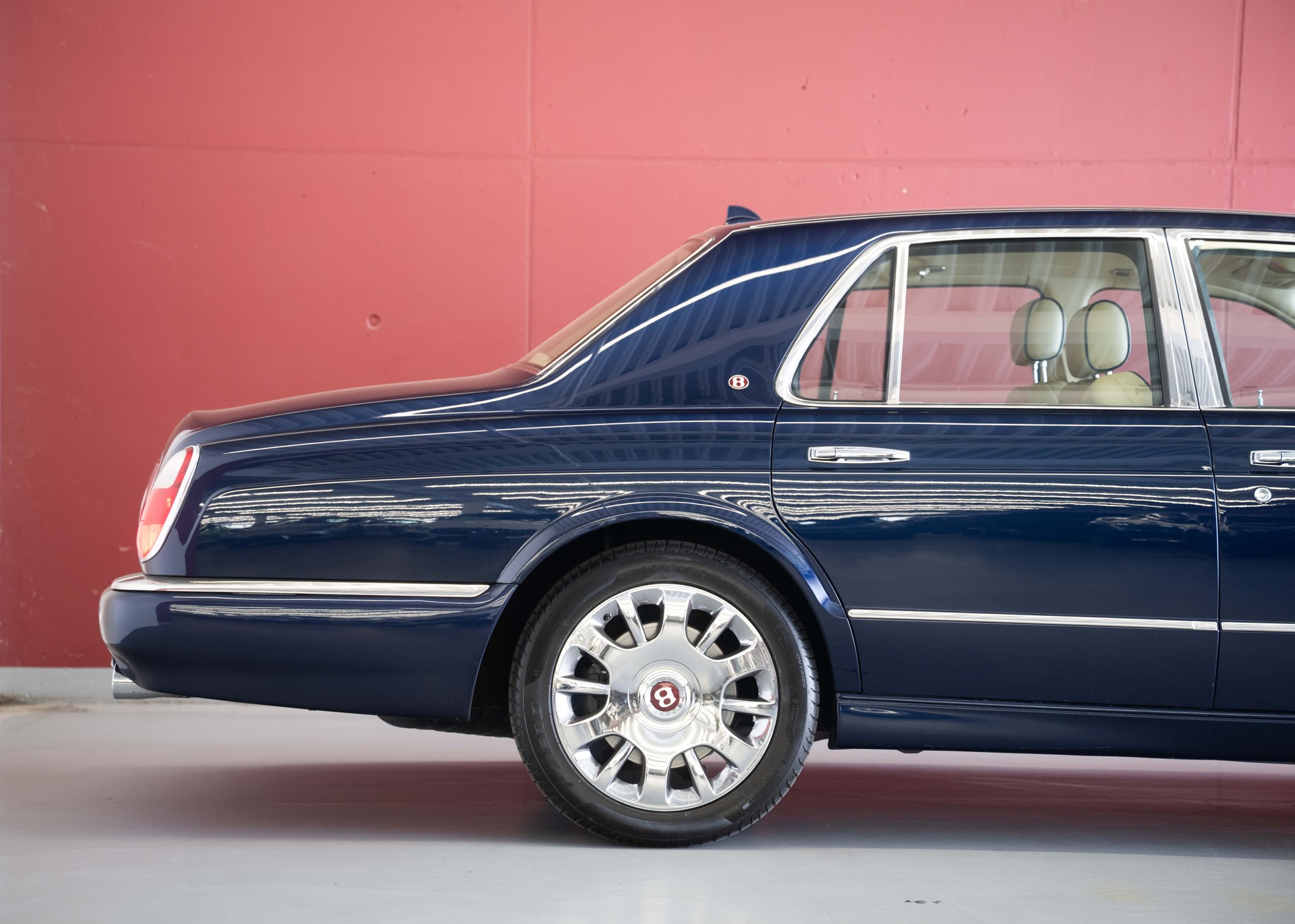 BENTLEY Arnage R (457 hp, sublime condition, full service history, 12-month warranty)-image-7