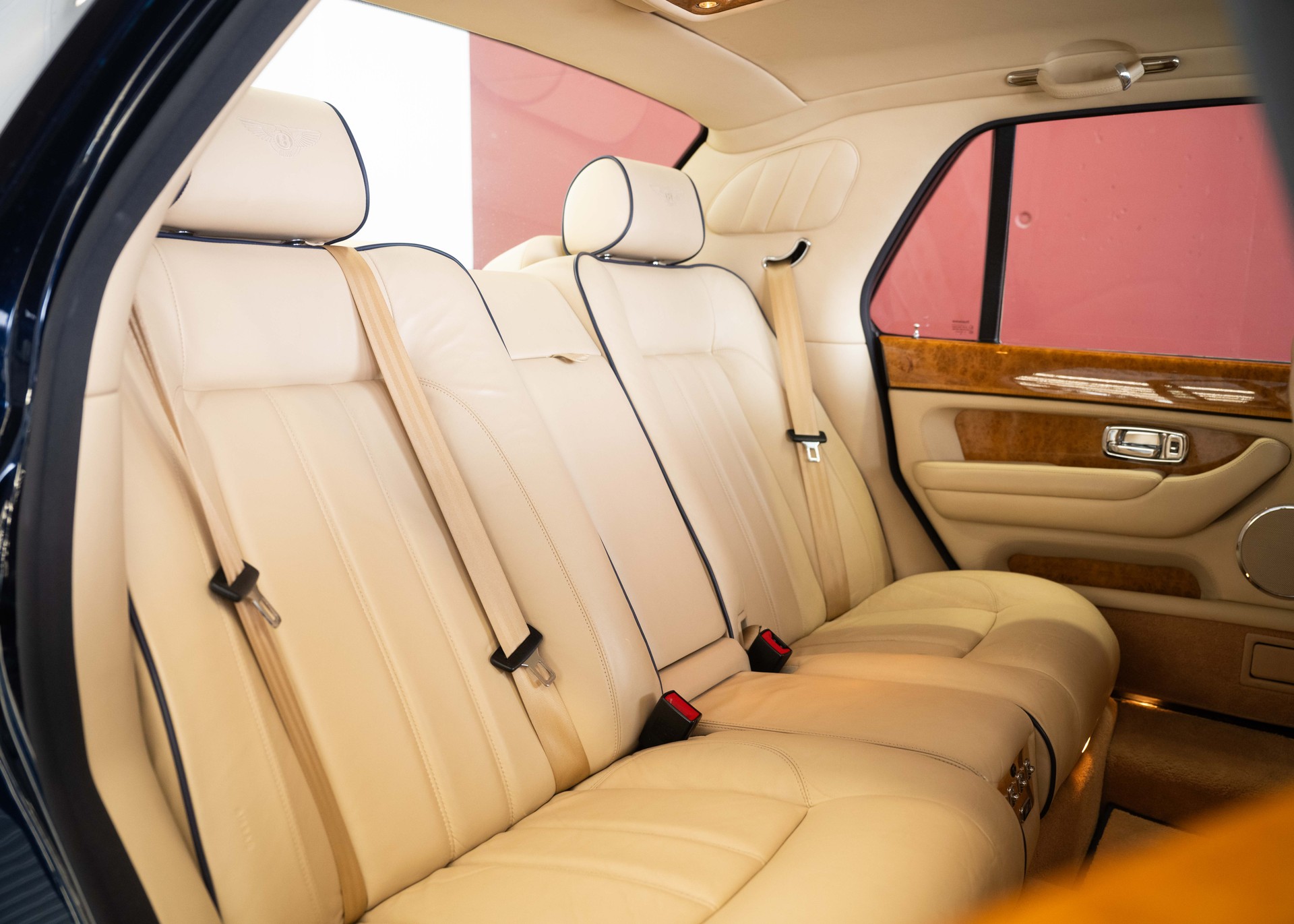 BENTLEY Arnage R (457 hp, sublime condition, full service history, 12-month warranty)-image-25