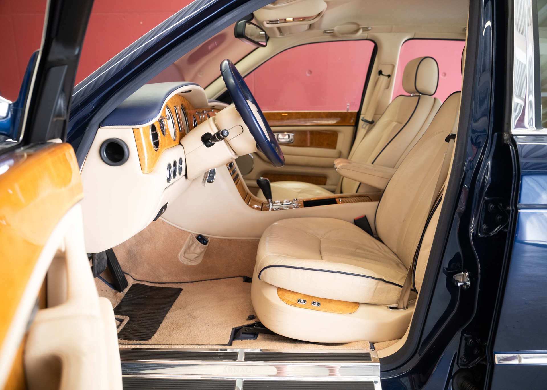 BENTLEY Arnage R (457 hp, sublime condition, full service history, 12-month warranty)-image-21