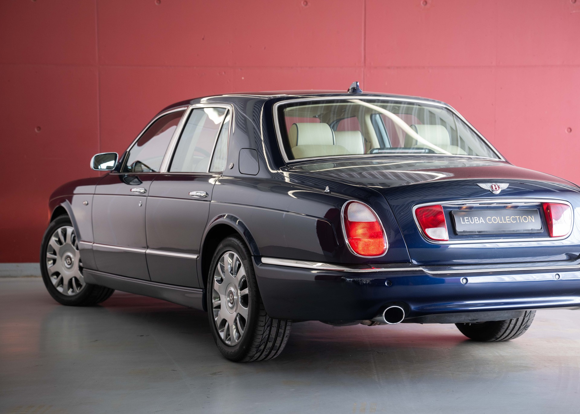 BENTLEY Arnage R (457 hp, sublime condition, full service history, 12-month warranty)-image-10