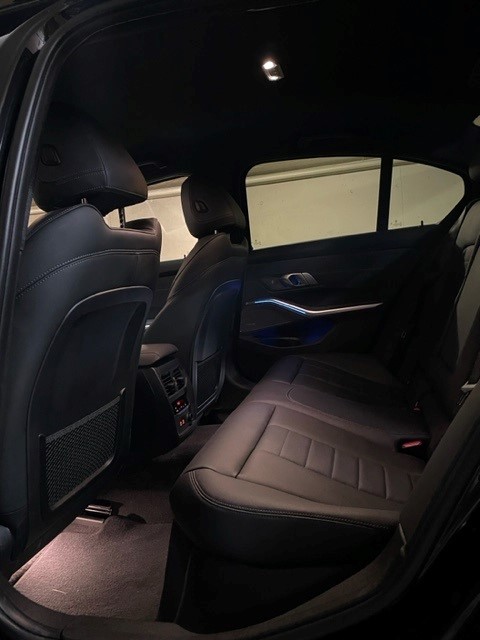 BMW 320d xDrive-image-8