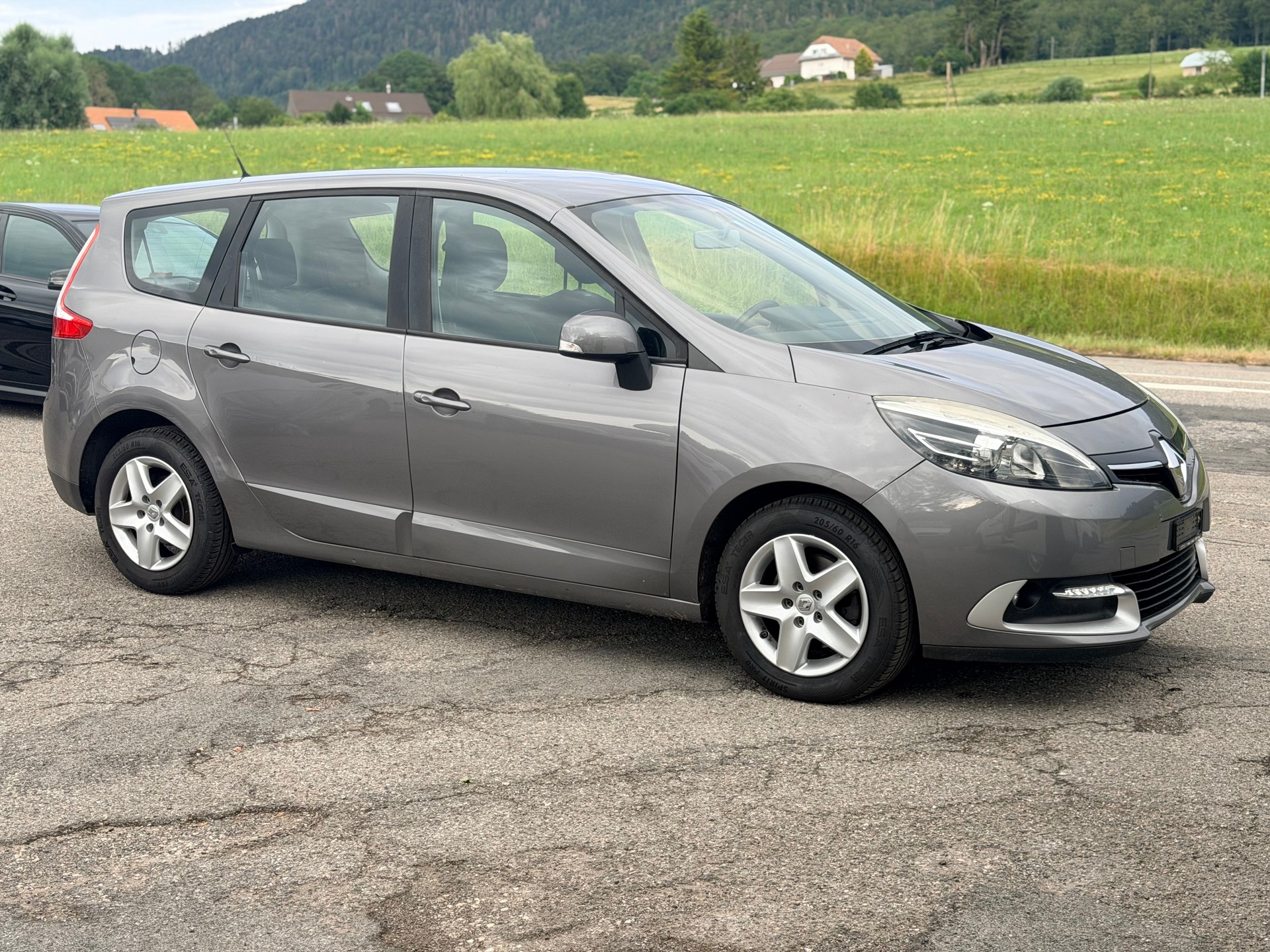 RENAULT Grand Scénic 1.2 16V Turbo Bose-image-2