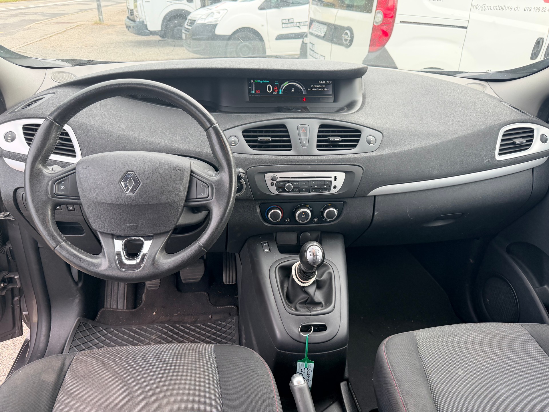 RENAULT Grand Scénic 1.2 16V Turbo Bose-image-9