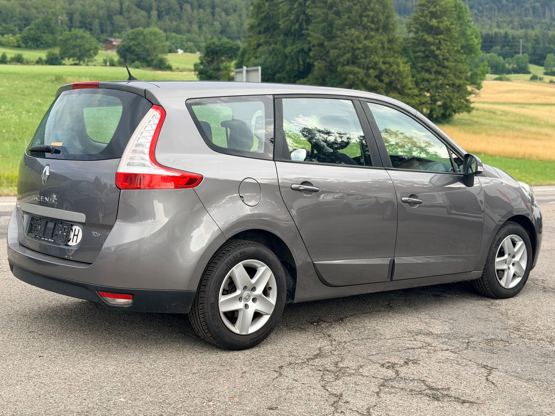 RENAULT Grand Scénic 1.2 16V Turbo Bose-image-3
