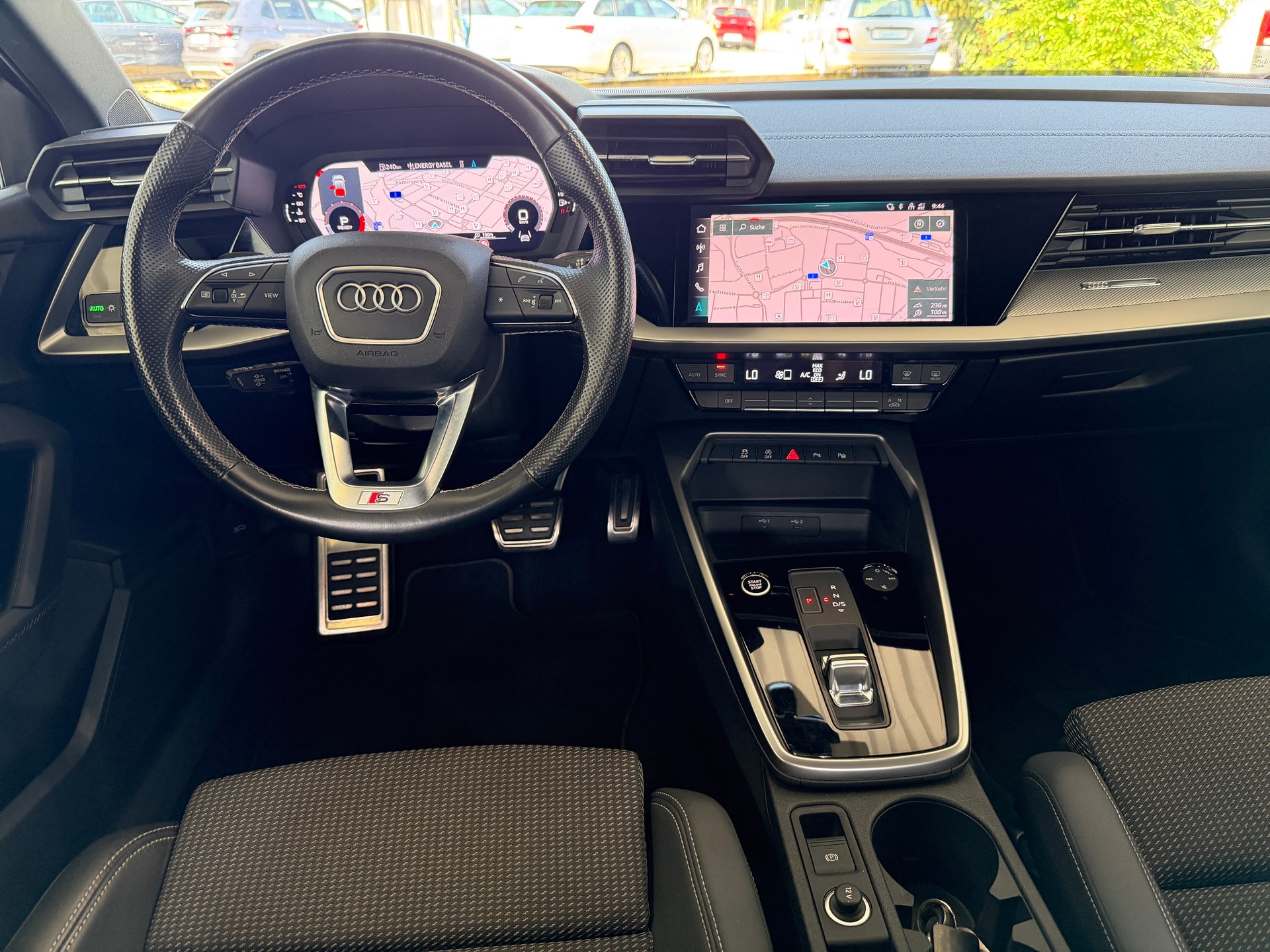 AUDI A3 Sportback 35 TFSI S line Attraction S-tronic-image-1