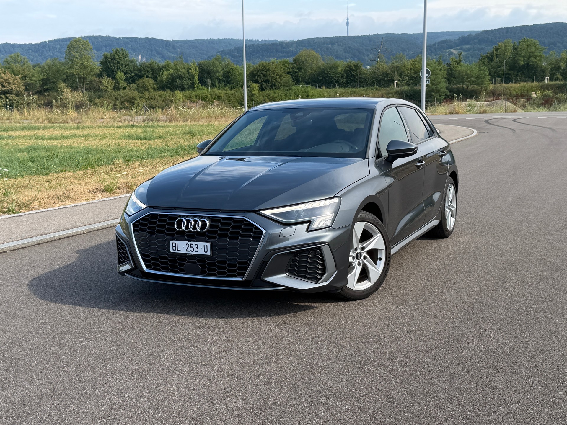 AUDI A3 Sportback 35 TFSI S line Attraction S-tronic-image-0
