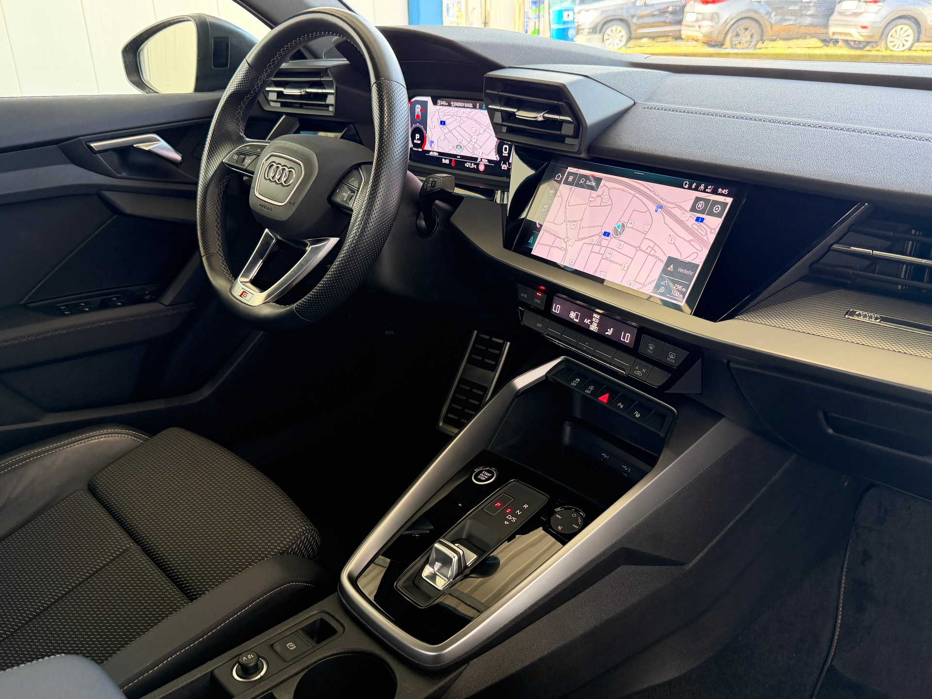 AUDI A3 Sportback 35 TFSI S line Attraction S-tronic-image-18
