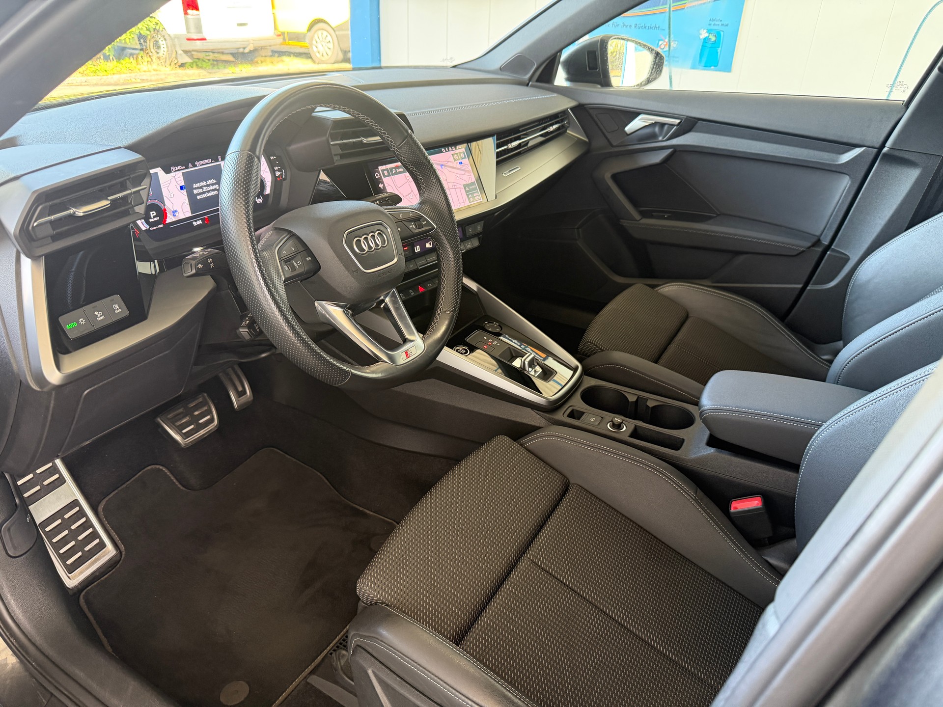 AUDI A3 Sportback 35 TFSI S line Attraction S-tronic-image-11