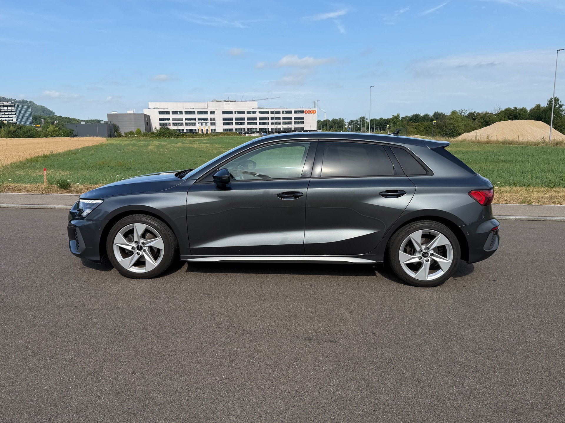 AUDI A3 Sportback 35 TFSI S line Attraction S-tronic-image-5