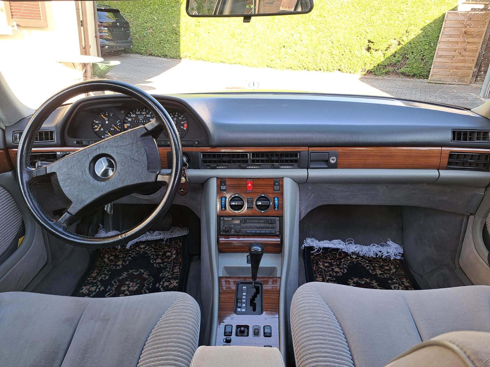 MERCEDES-BENZ 300 SE-image-0