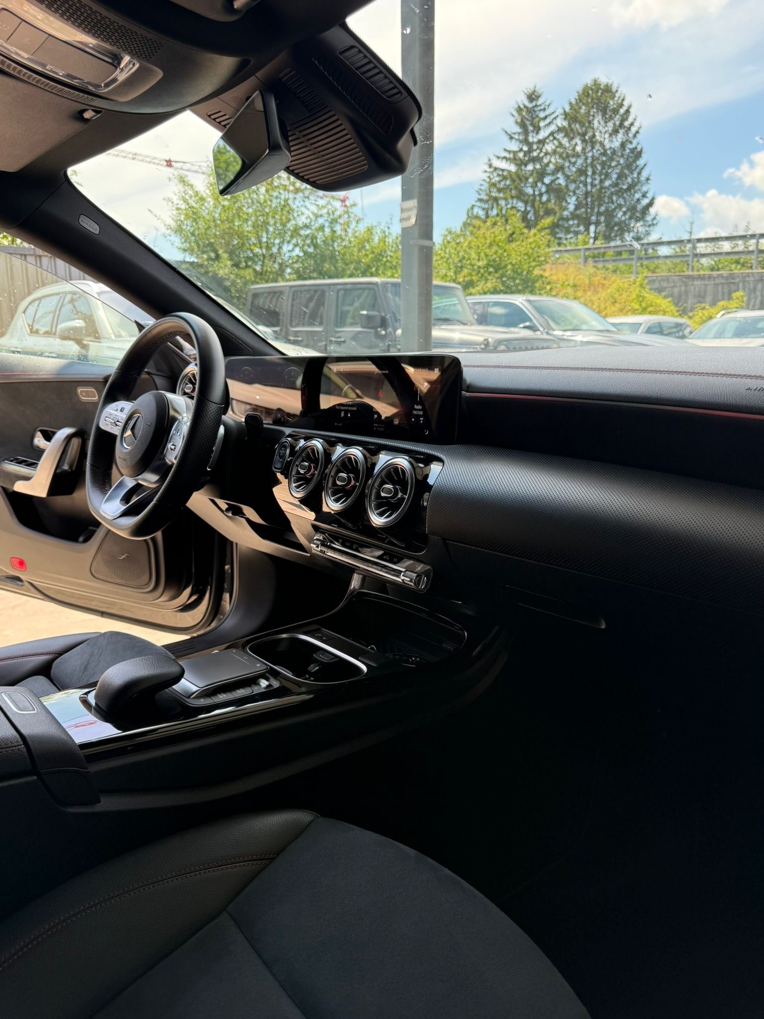 MERCEDES-BENZ CLA 200-image-11
