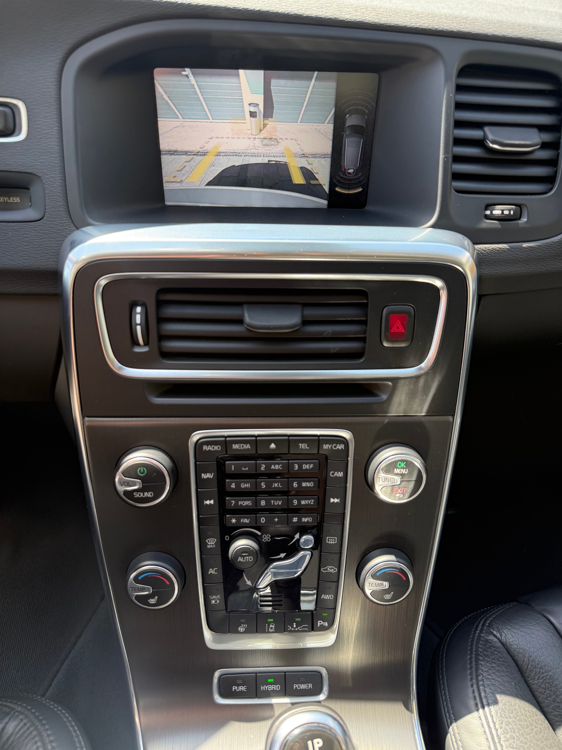 VOLVO Summum Plug-in Hybrid| 2.4 D6/ AWD 4x4/ Phase 2 Restylée/ Tout options-image-4