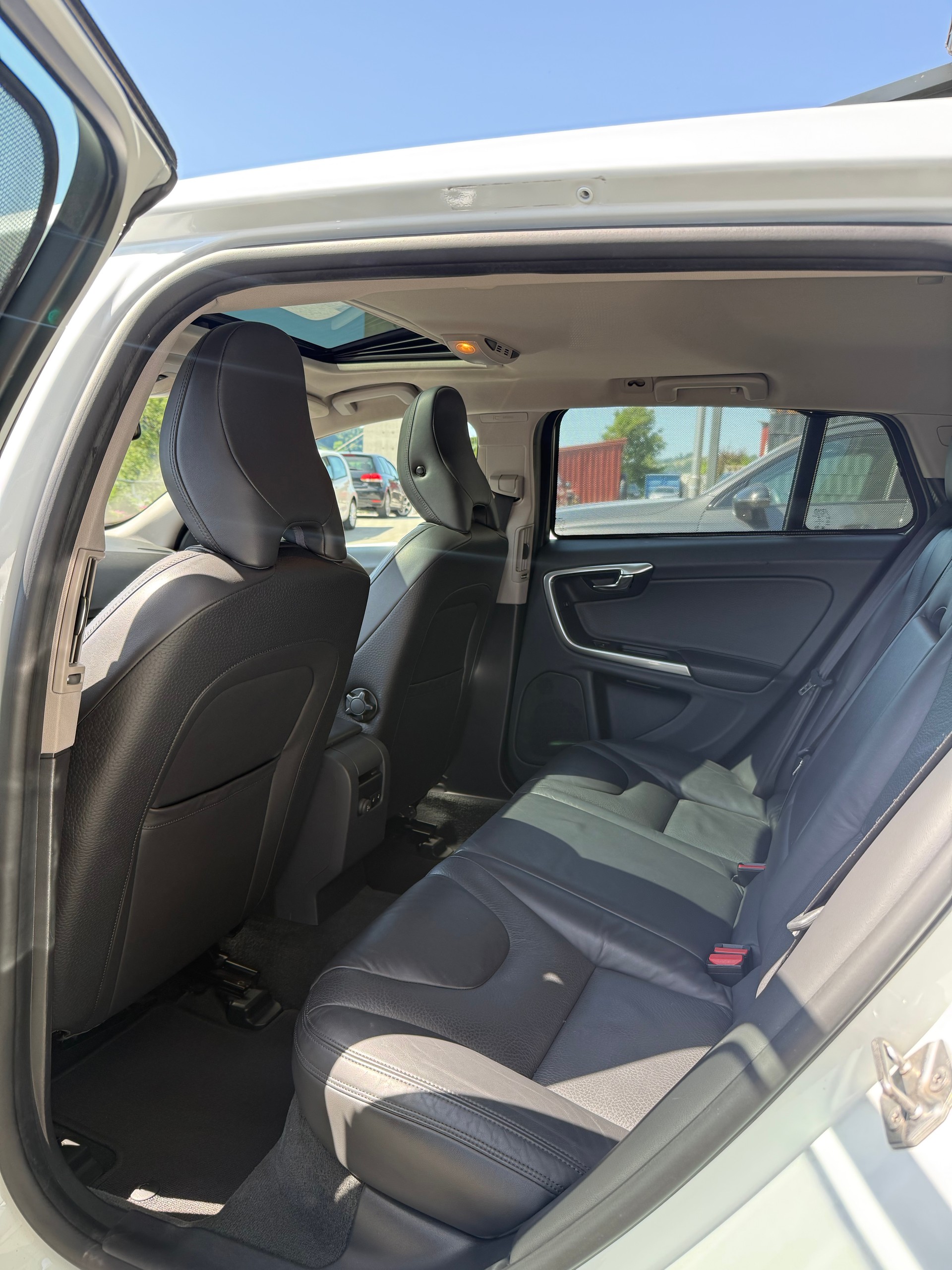 VOLVO Summum Plug-in Hybrid| 2.4 D6/ AWD 4x4/ Phase 2 Restylée/ Tout options-image-3