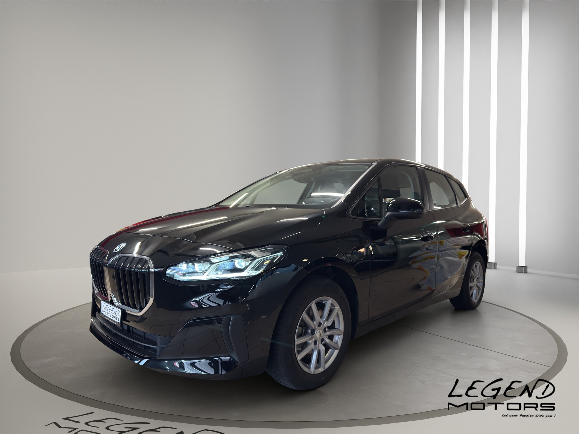 BMW 225e xDrive Active Tourer-showroom-element-2