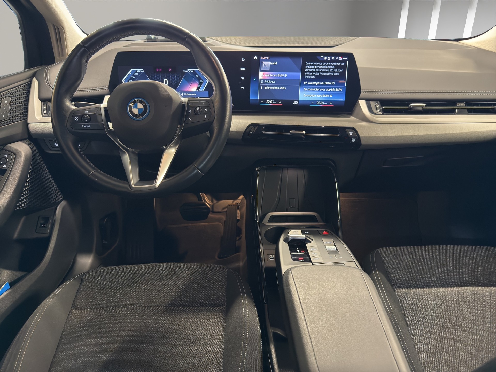 BMW 225e xDrive Active Tourer-image-8