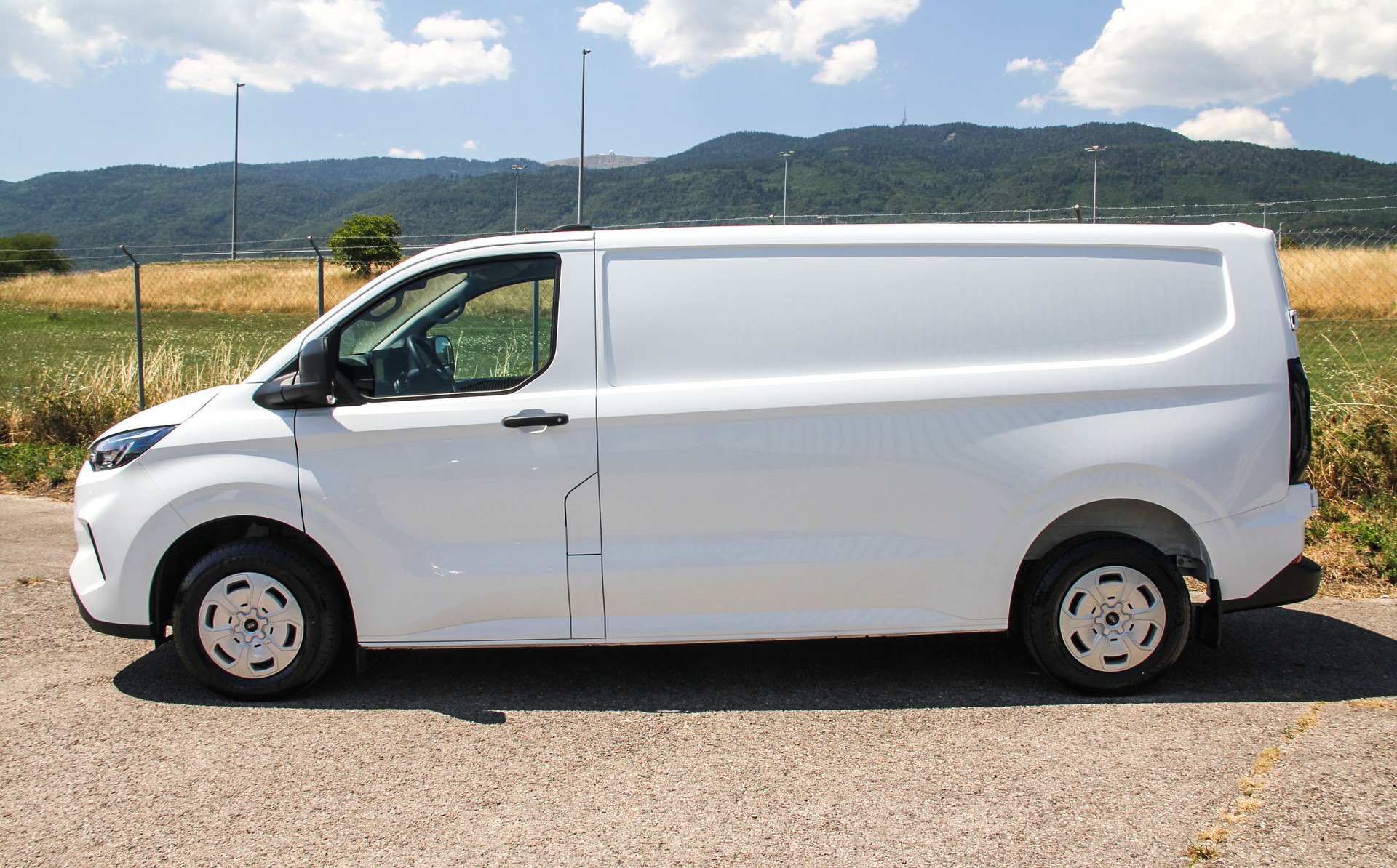 FORD Transit Custom Van 320 L2H1 Trend ⭐⭐⭐⭐⭐-image-23