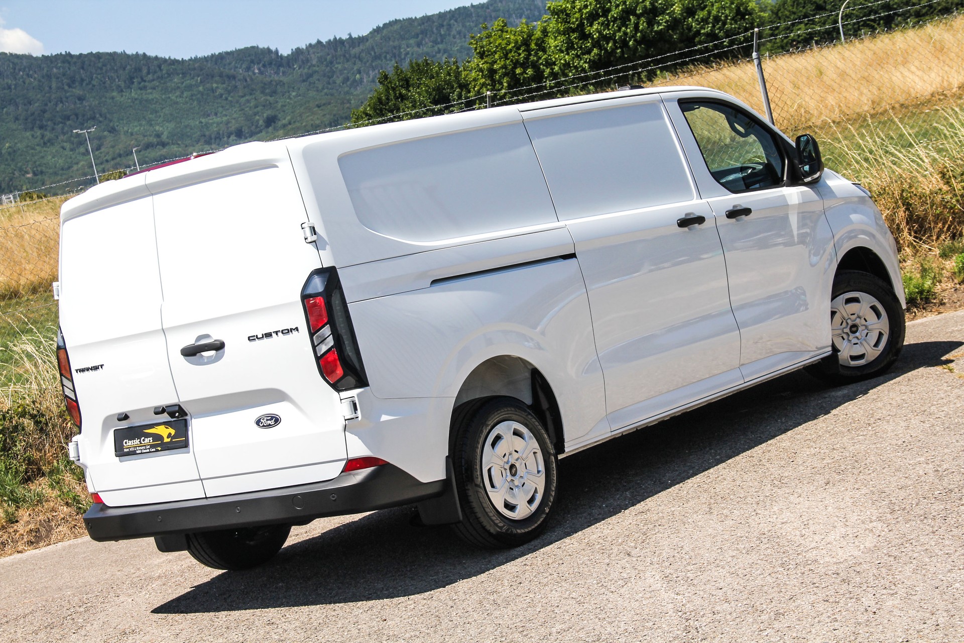 FORD Transit Custom Van 320 L2H1 Trend ⭐⭐⭐⭐⭐-image-1