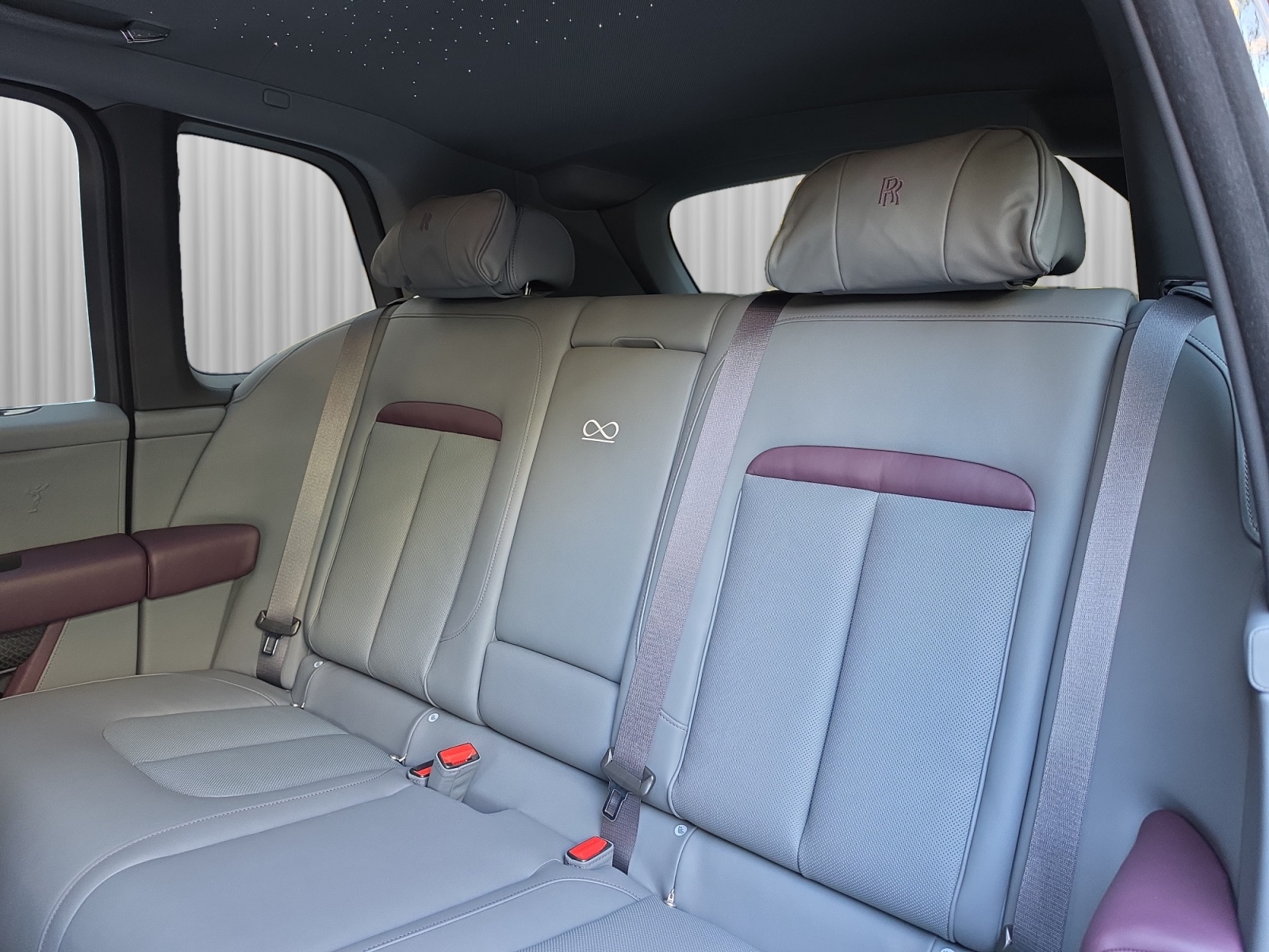 ROLLS-ROYCE Cullinan Serie II - Black Badge - Neuwagen-image-15