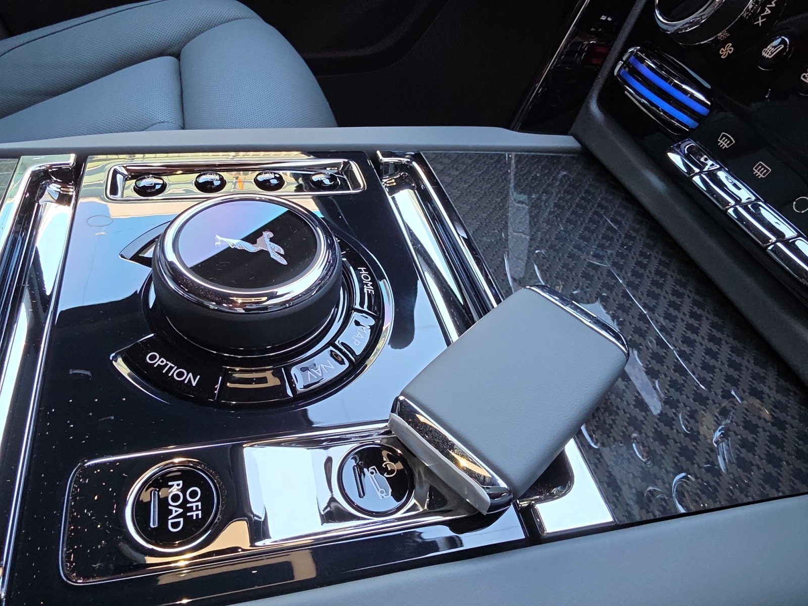 ROLLS-ROYCE Cullinan Serie II - Black Badge - Neuwagen-image-19