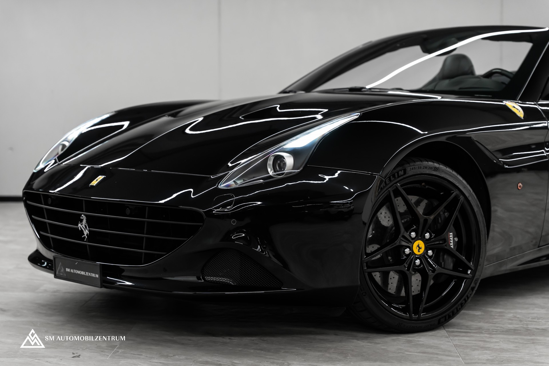 FERRARI California 3.9 V8 T / Carbon Interieur / Rückfahrkamera / Keramik Bremsen / Apple Carplay-image-3