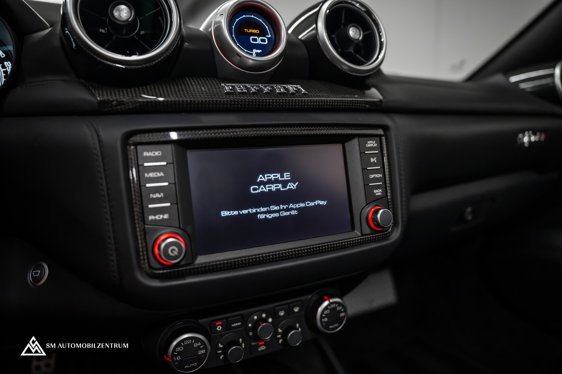 FERRARI California 3.9 V8 T / Carbon Interieur / Rückfahrkamera / Keramik Bremsen / Apple Carplay-image-31