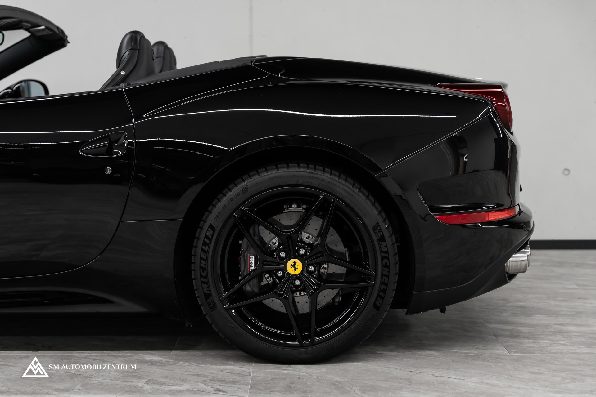 FERRARI California 3.9 V8 T / Carbon Interieur / Rückfahrkamera / Keramik Bremsen / Apple Carplay-image-7