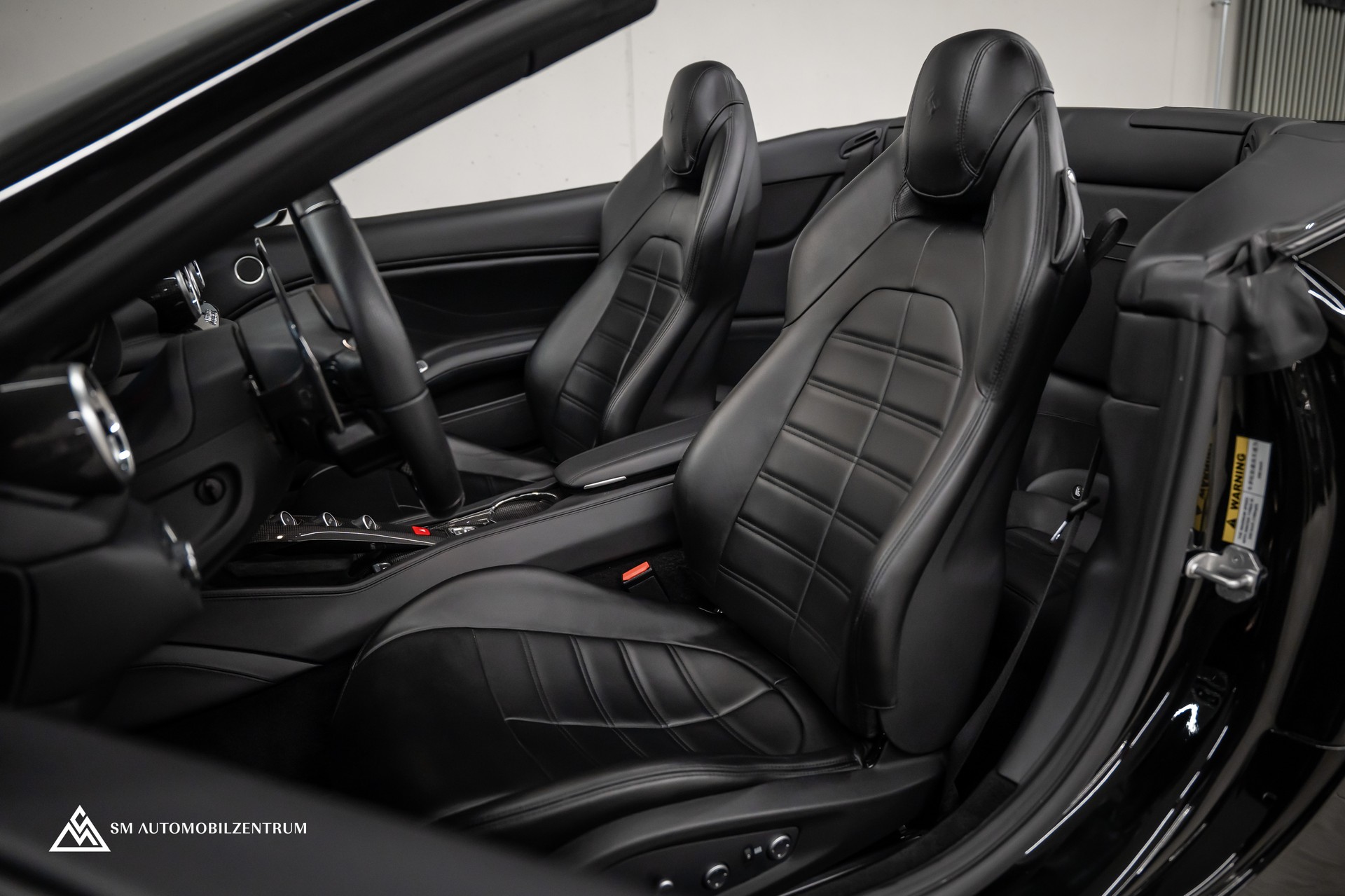 FERRARI California 3.9 V8 T / Carbon Interieur / Rückfahrkamera / Keramik Bremsen / Apple Carplay-image-17