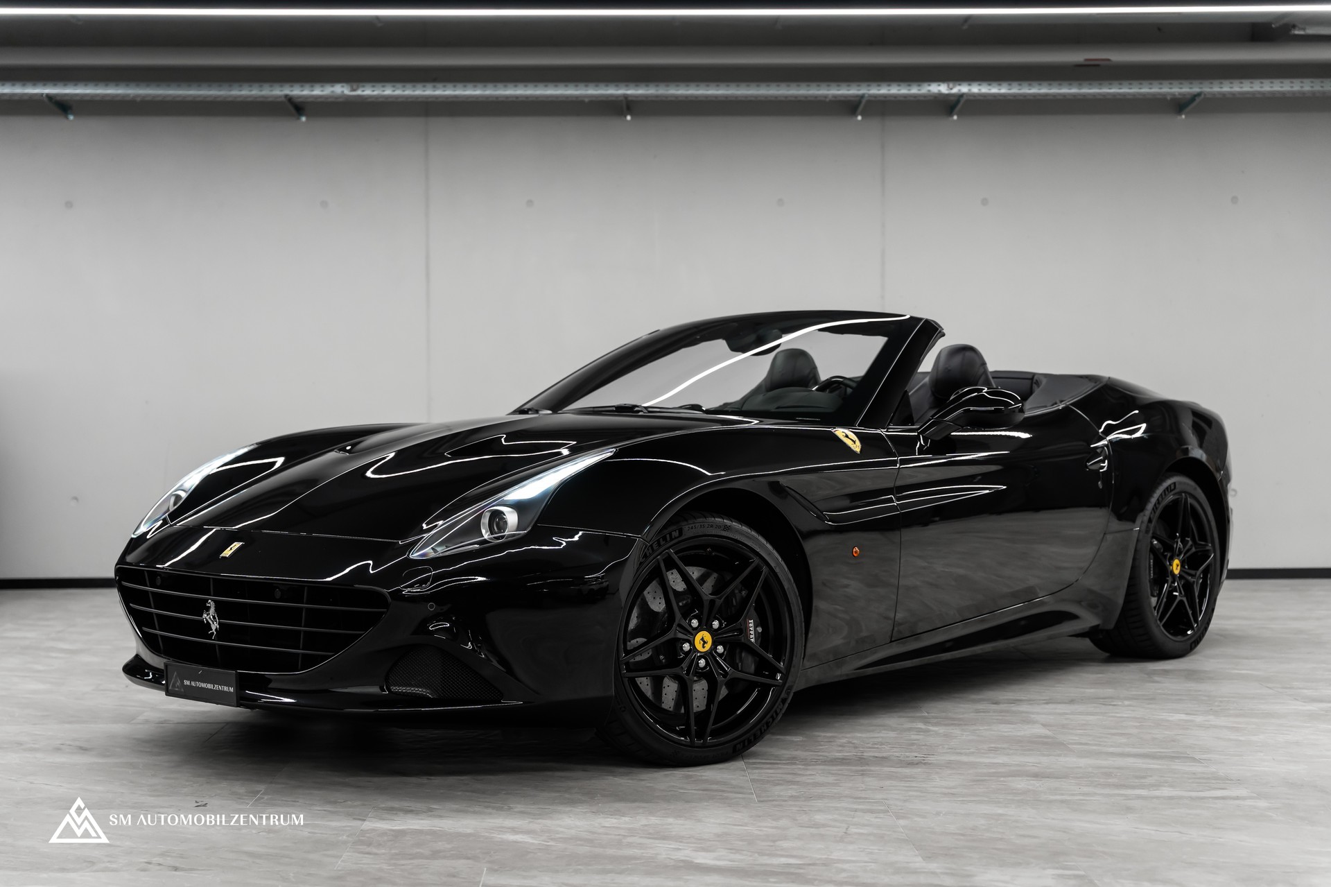 FERRARI California 3.9 V8 T / Carbon Interieur / Rückfahrkamera / Keramik Bremsen / Apple Carplay-image-0