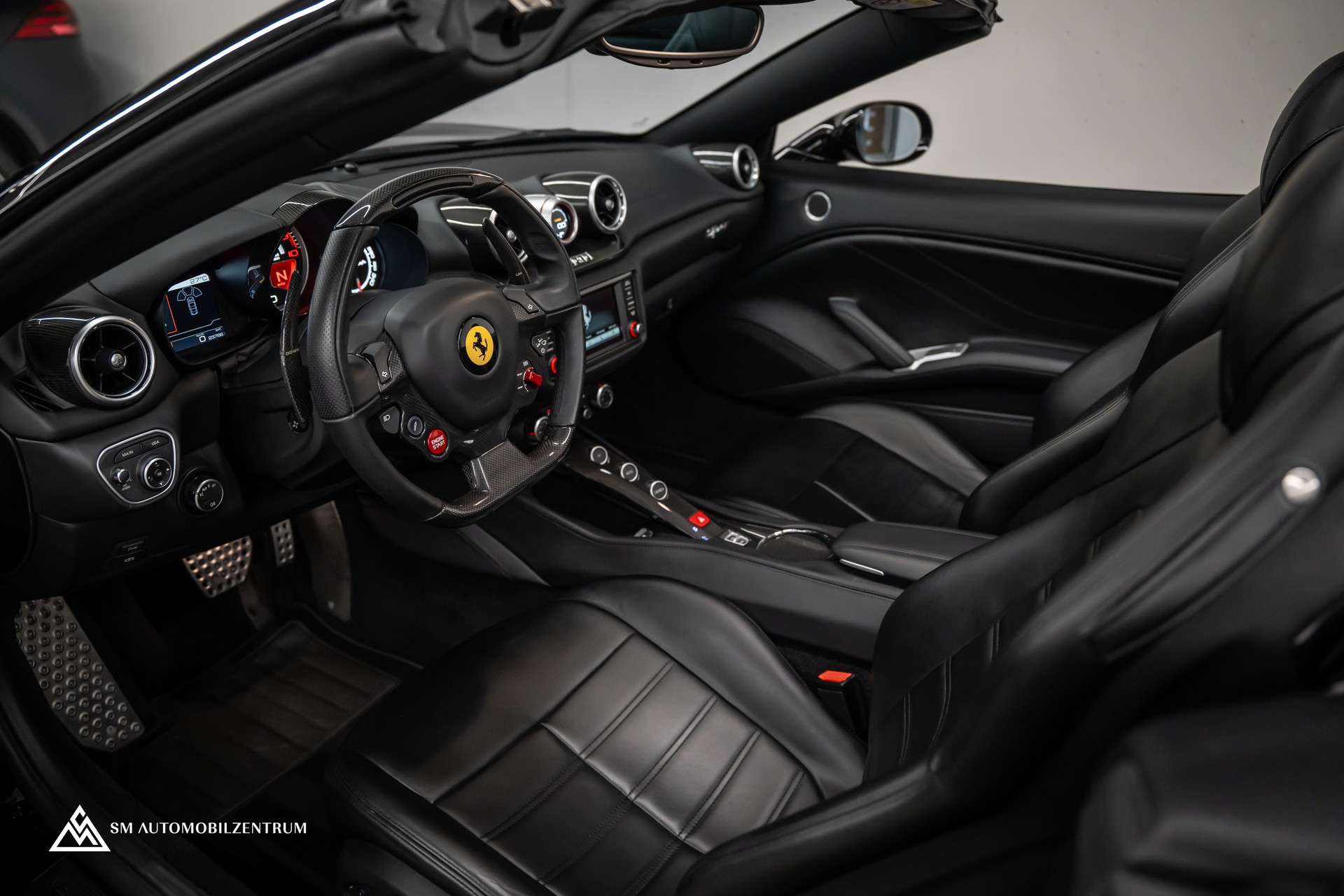 FERRARI California 3.9 V8 T / Carbon Interieur / Rückfahrkamera / Keramik Bremsen / Apple Carplay-image-15