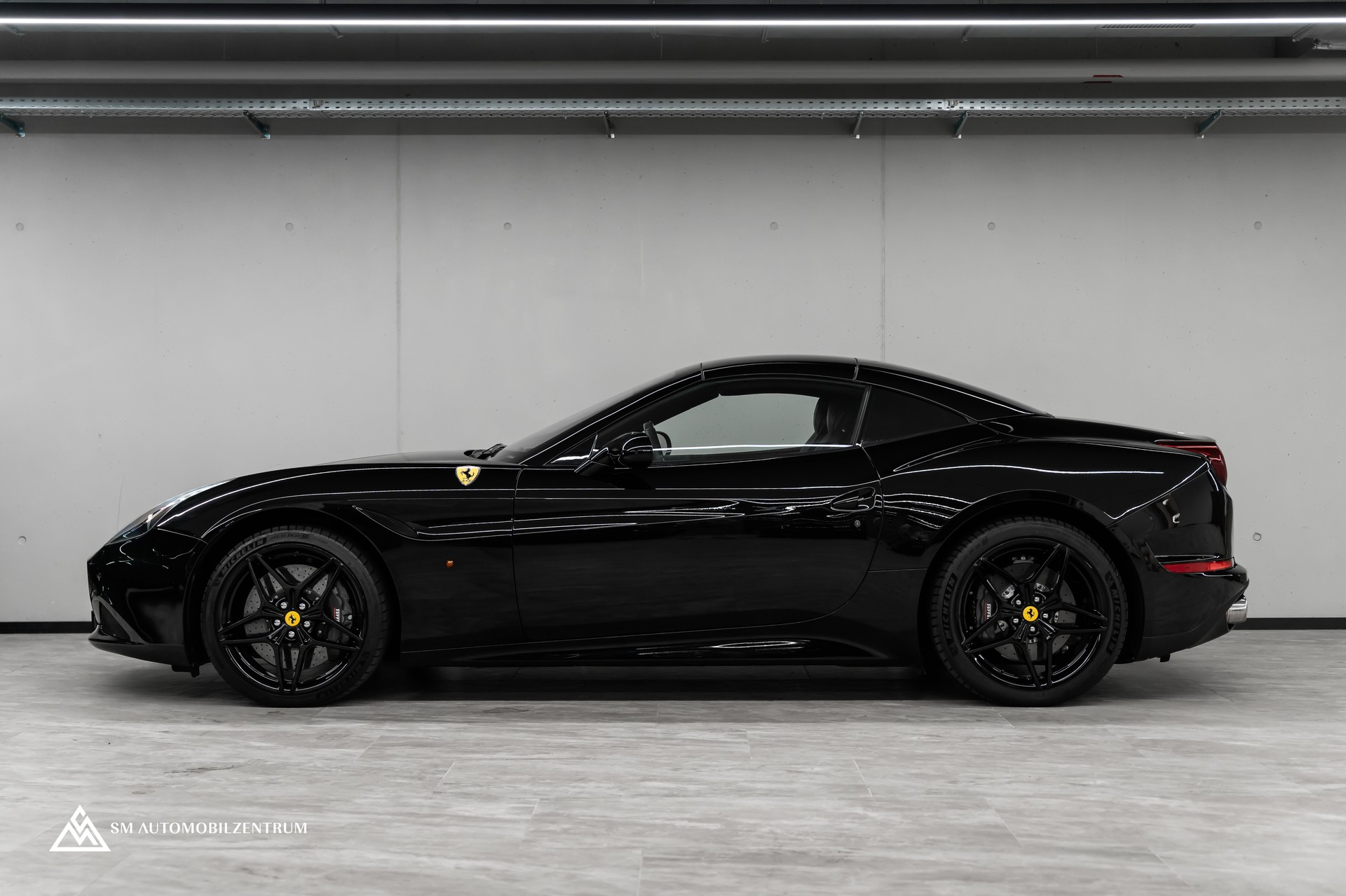 FERRARI California 3.9 V8 T / Carbon Interieur / Rückfahrkamera / Keramik Bremsen / Apple Carplay-image-8