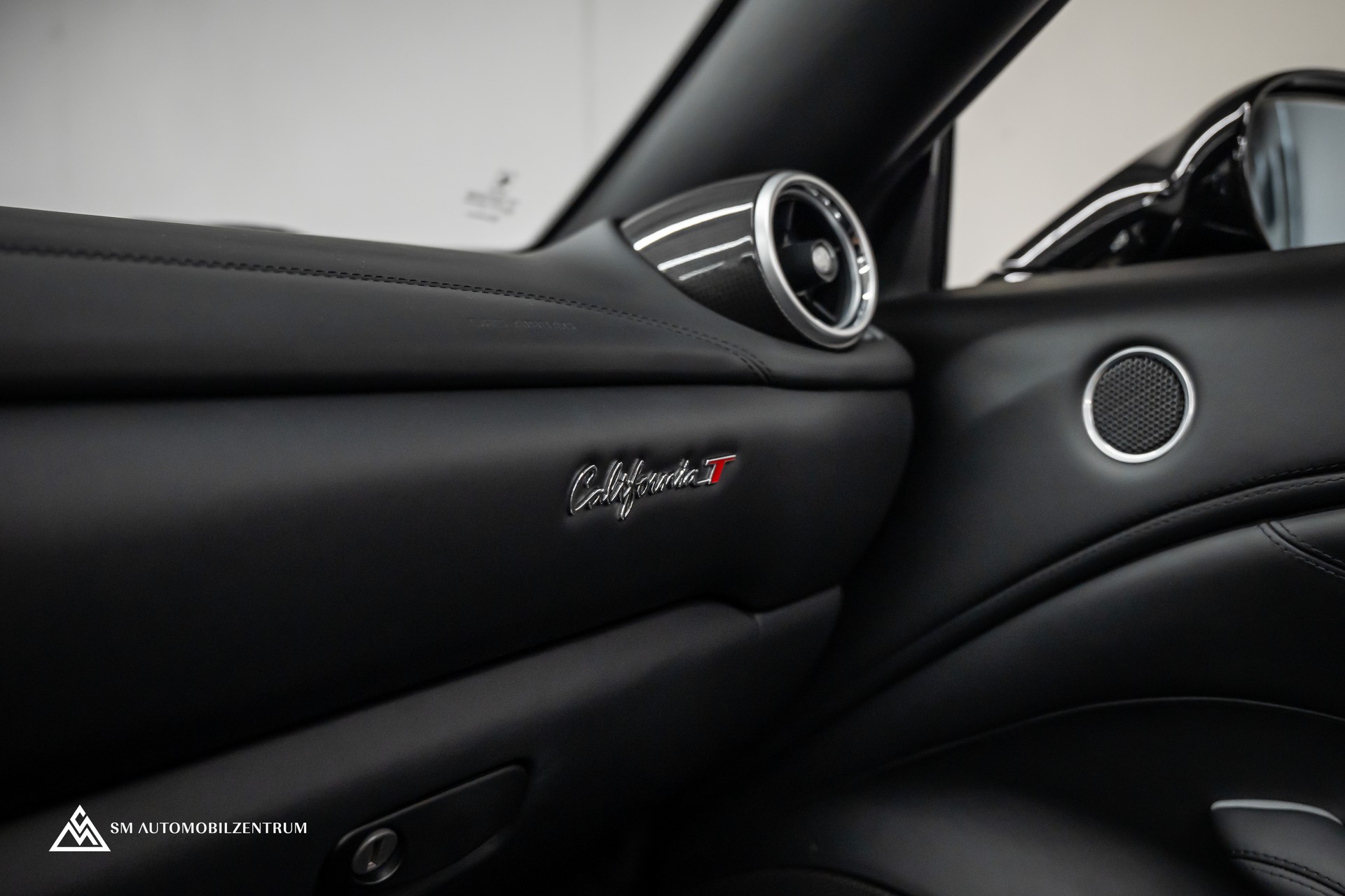 FERRARI California 3.9 V8 T / Carbon Interieur / Rückfahrkamera / Keramik Bremsen / Apple Carplay-image-25