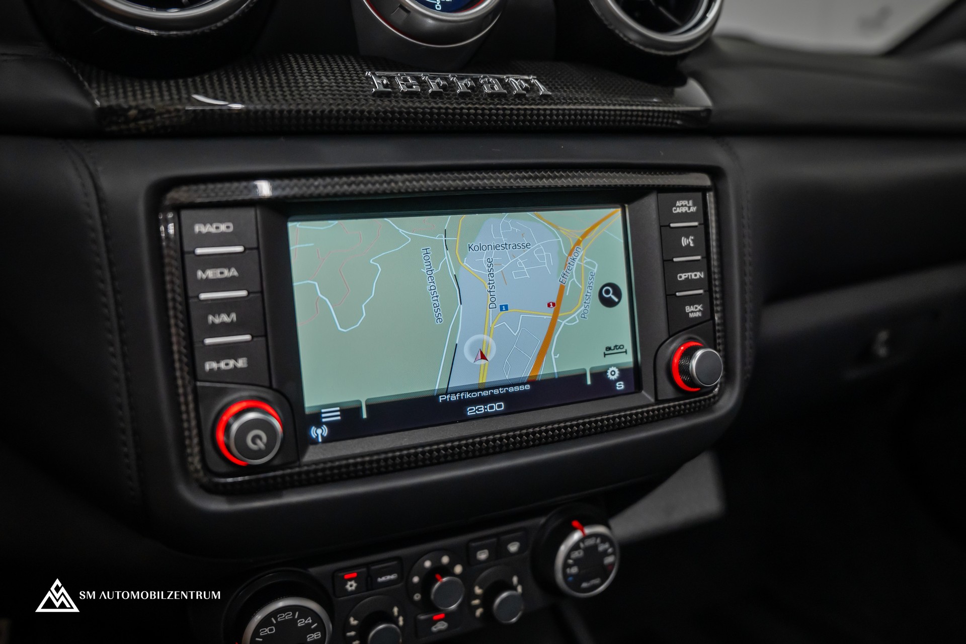 FERRARI California 3.9 V8 T / Carbon Interieur / Rückfahrkamera / Keramik Bremsen / Apple Carplay-image-29
