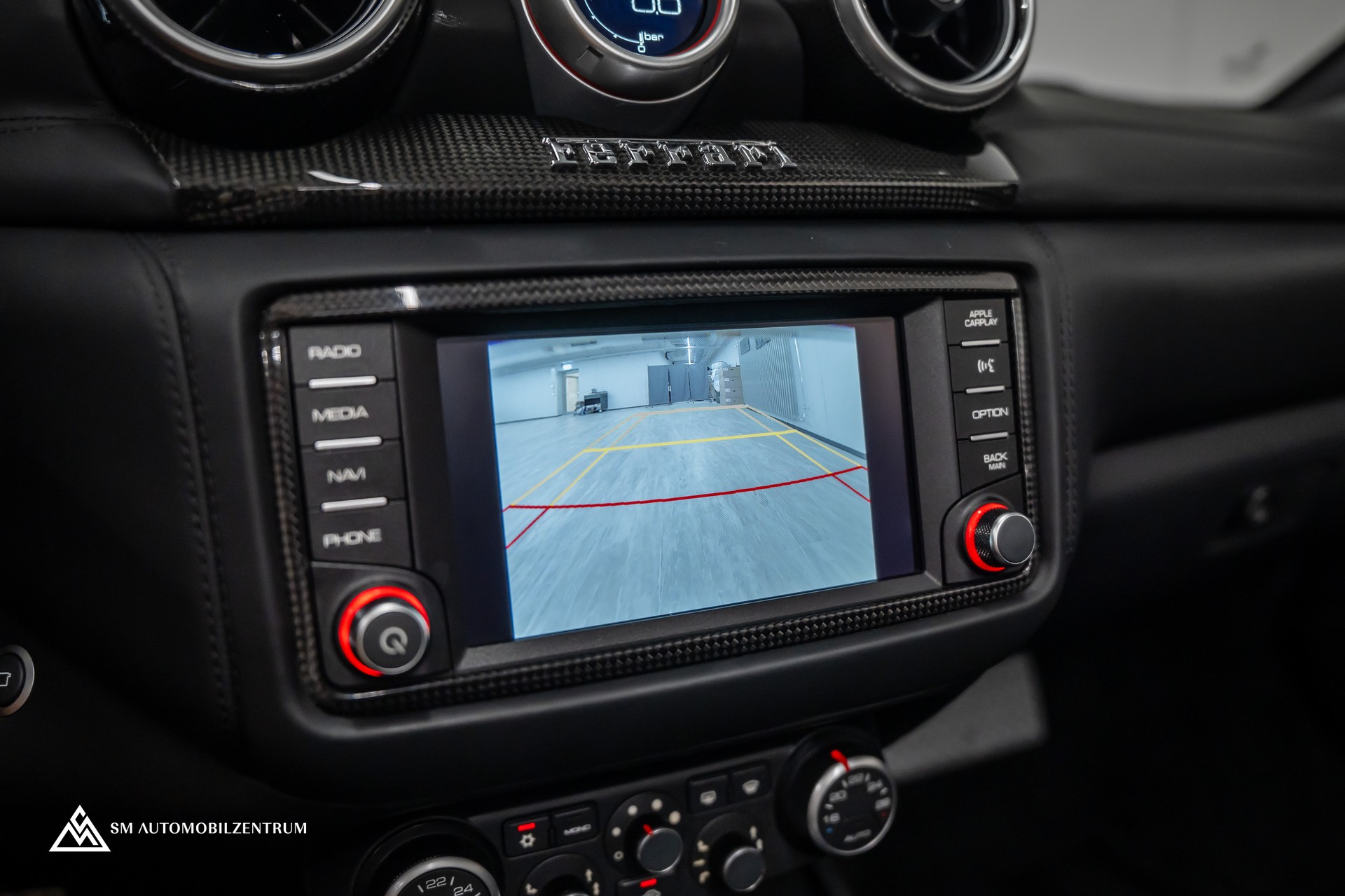 FERRARI California 3.9 V8 T / Carbon Interieur / Rückfahrkamera / Keramik Bremsen / Apple Carplay-image-30