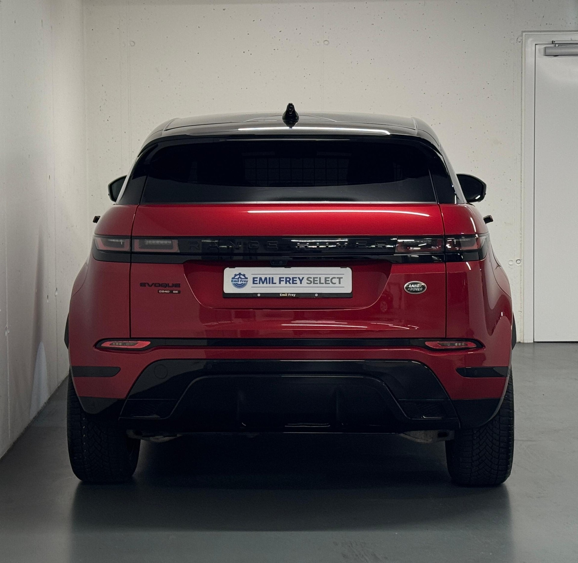 LAND ROVER Range Rover Evoque 2.0 D 240 R-Dynamic SE-image-6